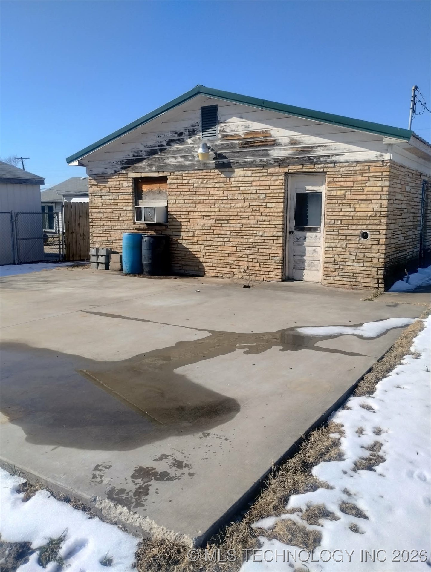 1035 N 89th East Avenue Property Photo 24