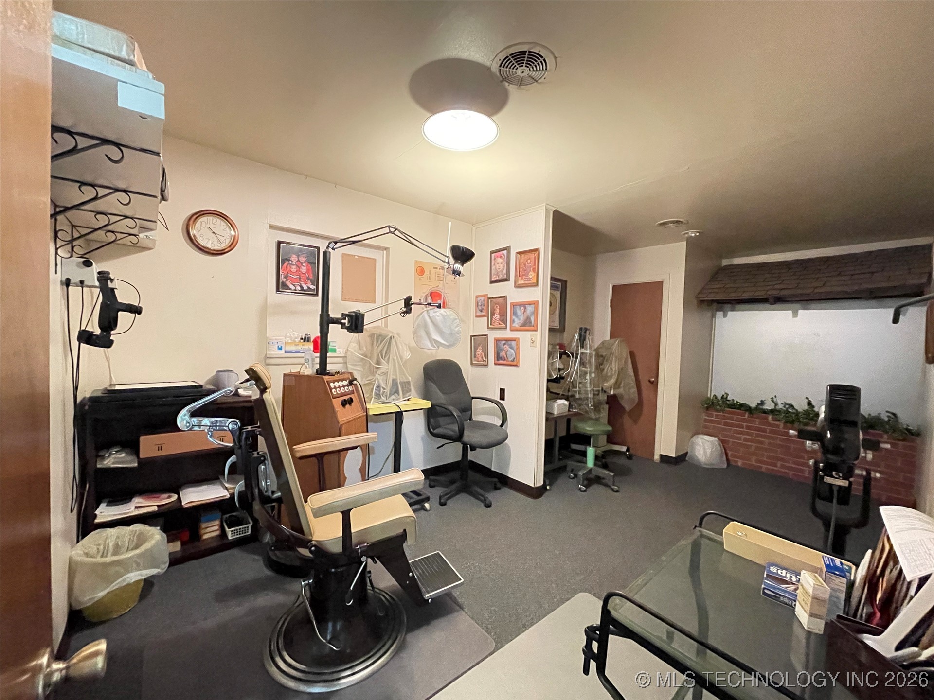 112 S Highland Avenue Property Photo 9