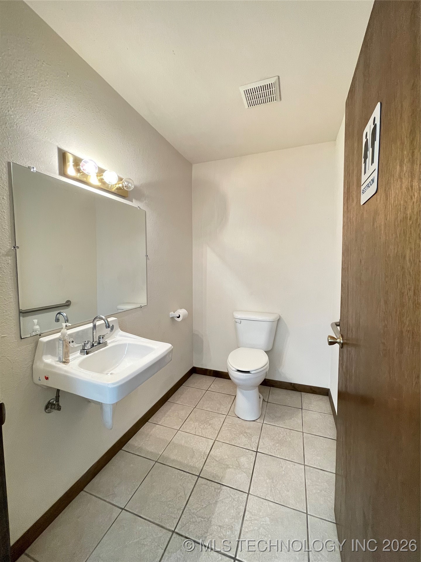 112 S Highland Avenue Property Photo 27