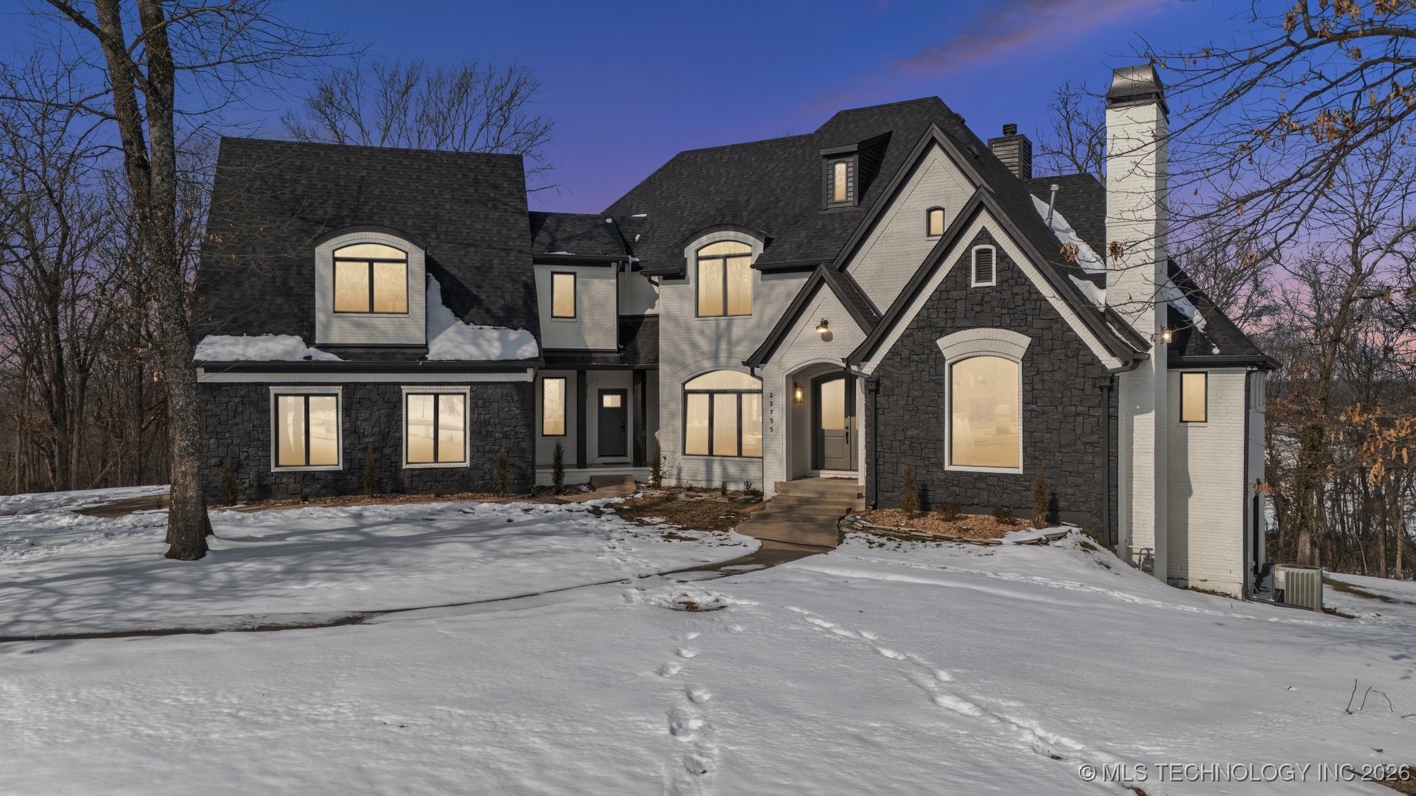 22755 Woodridge Drive Property Photo 1