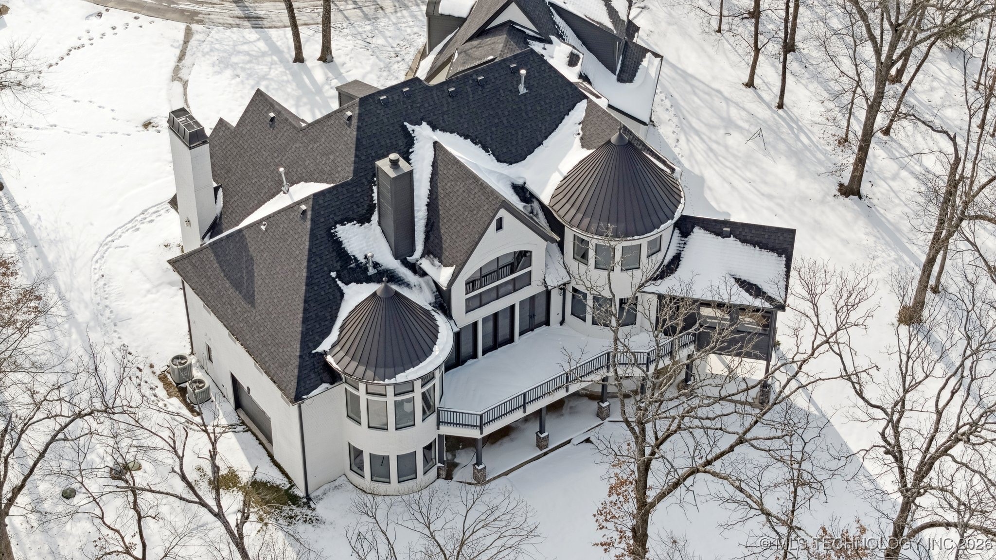 22755 Woodridge Drive Property Photo 4