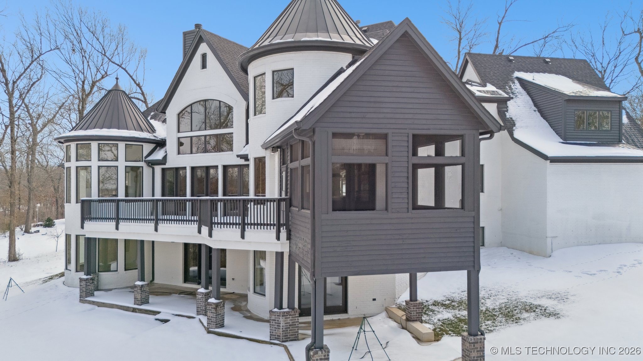 22755 Woodridge Drive Property Photo 5