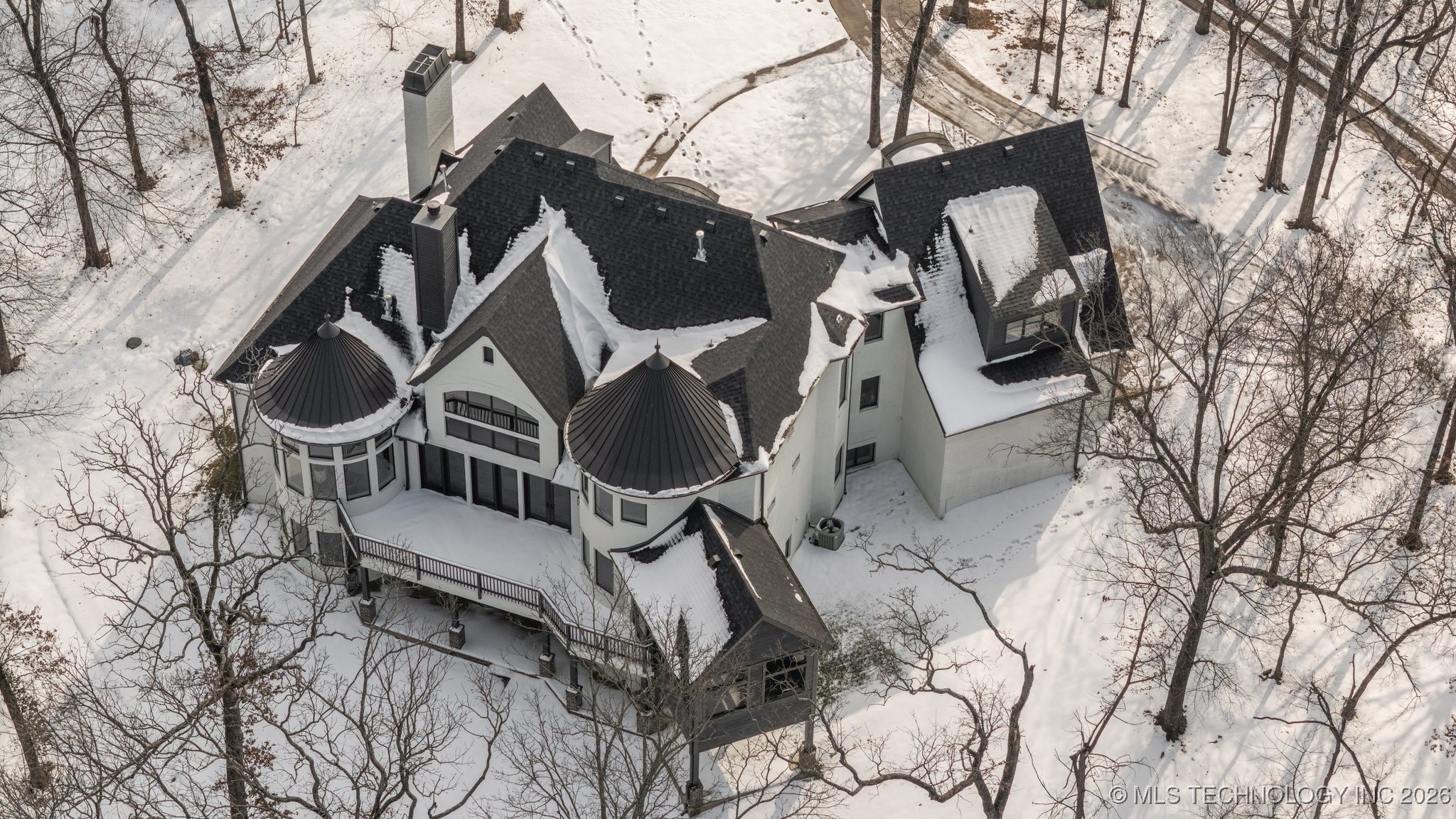 22755 Woodridge Drive Property Photo 7