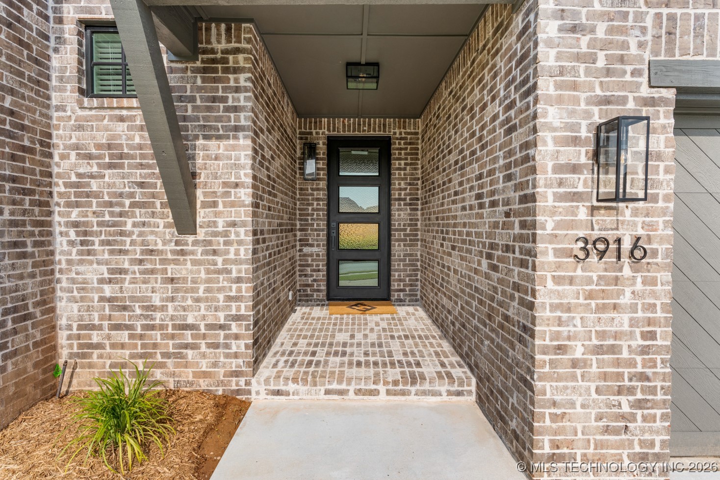 3916 S Elder Boulevard Property Photo 2