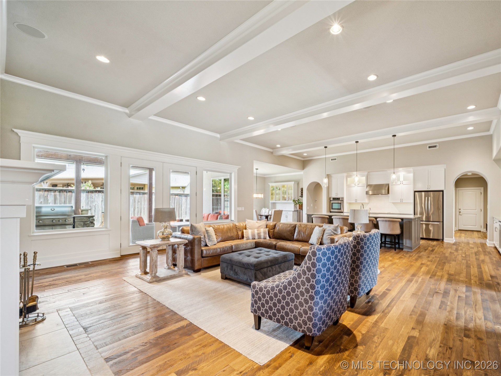 644 W 77th Place Property Photo 7