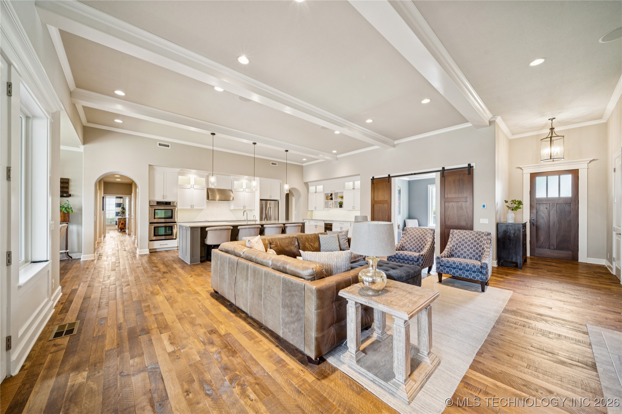 644 W 77th Place Property Photo 8