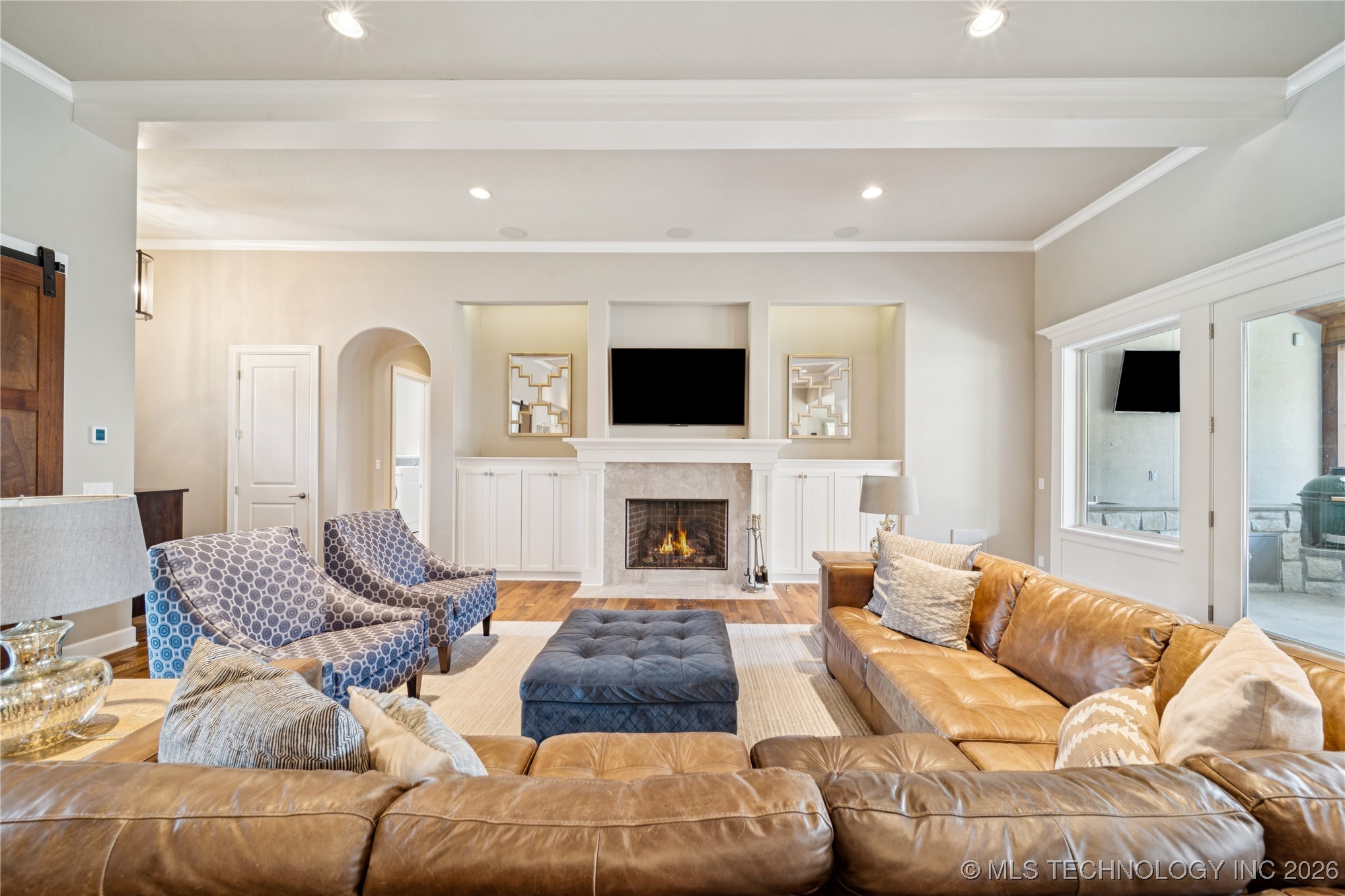 644 W 77th Place Property Photo 10