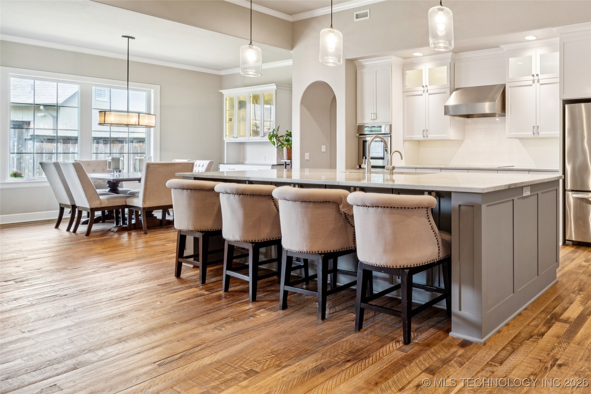 644 W 77th Place Property Photo 14