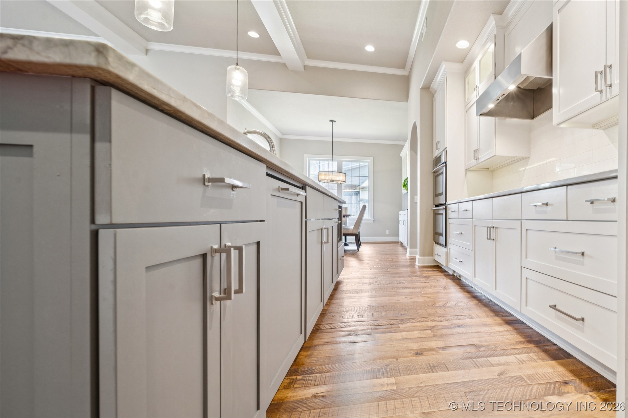 644 W 77th Place Property Photo 16