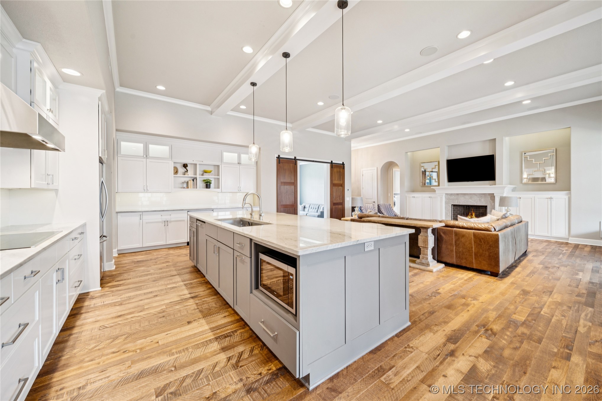 644 W 77th Place Property Photo 20