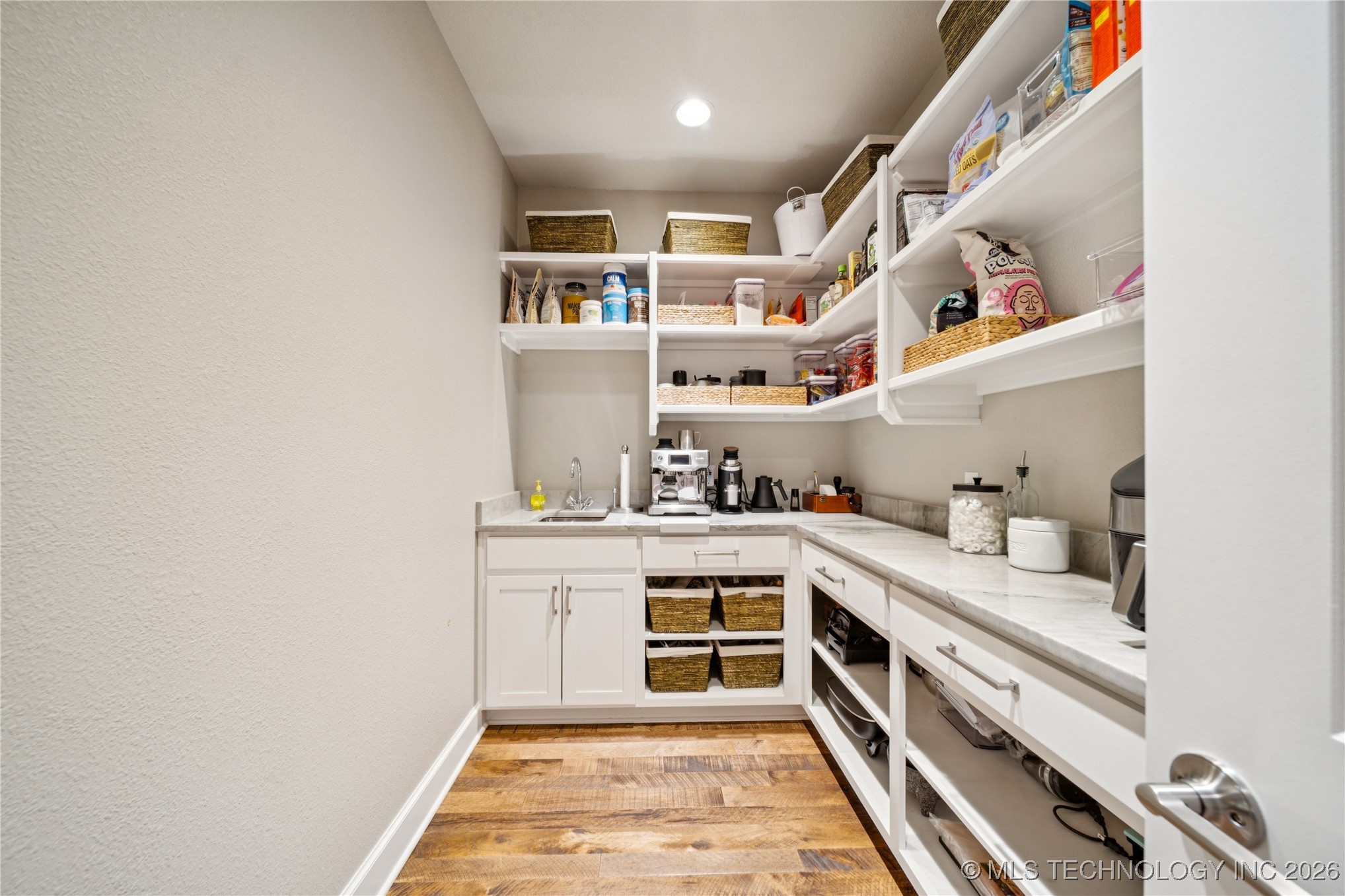 644 W 77th Place Property Photo 21