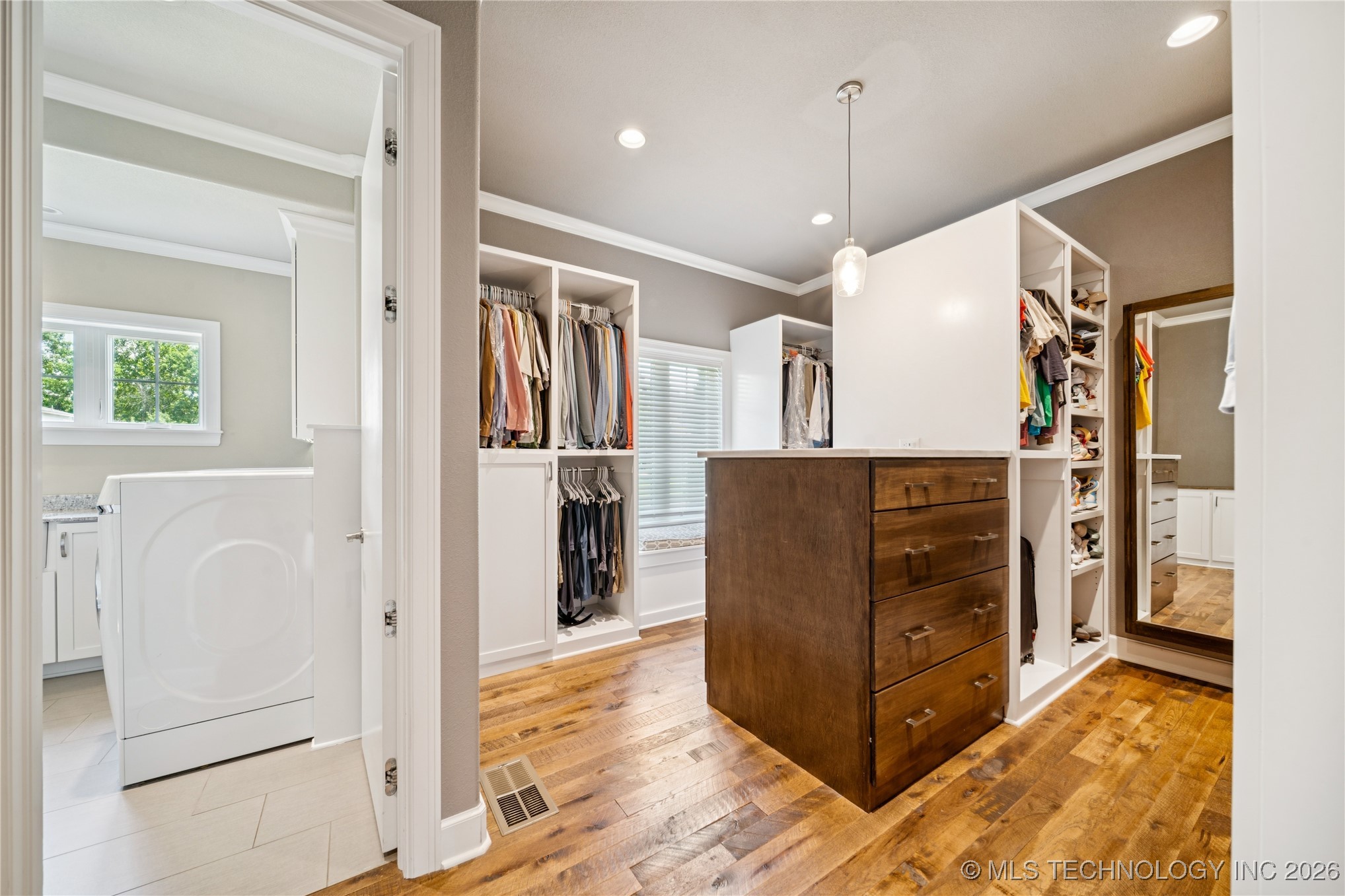 644 W 77th Place Property Photo 32