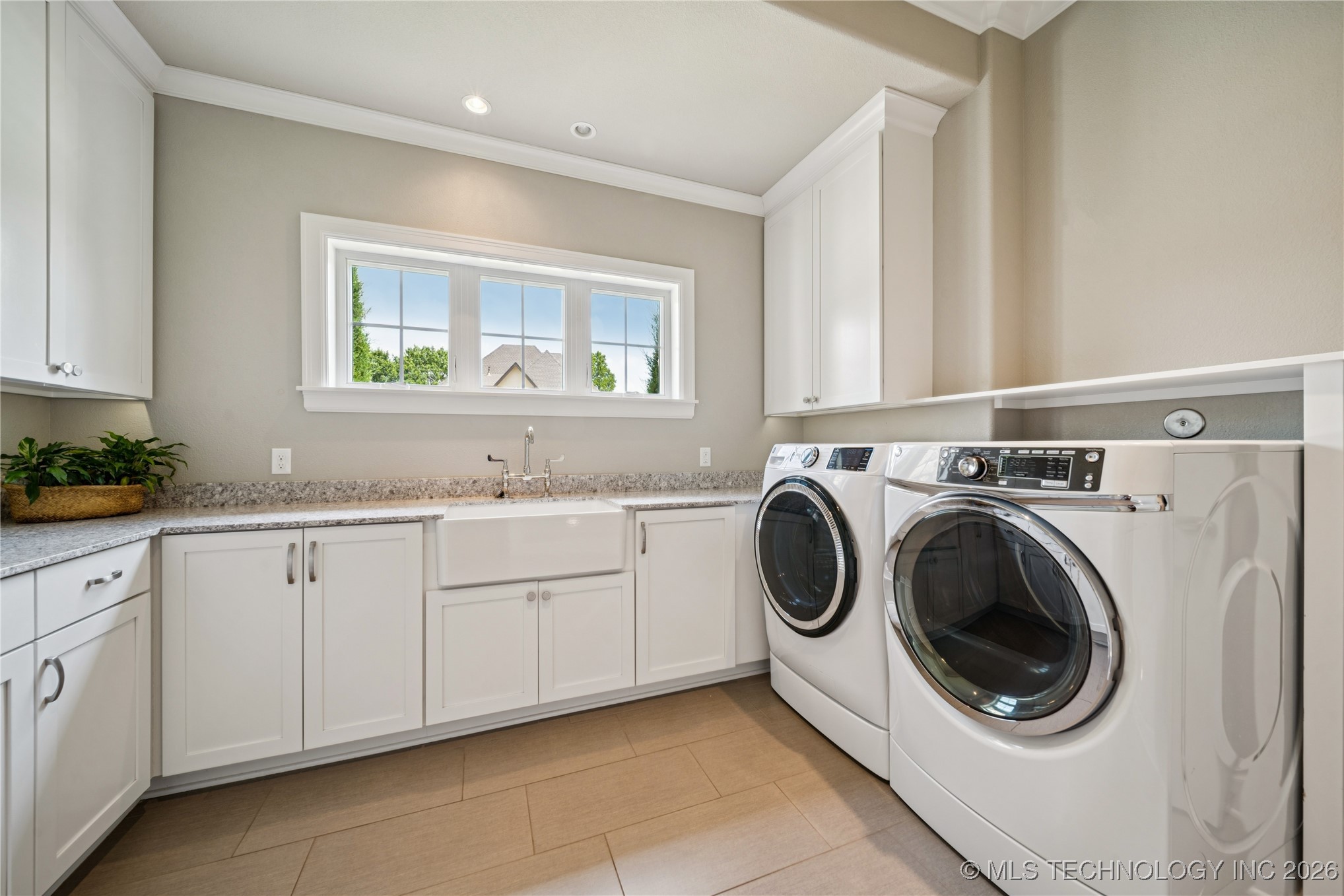 644 W 77th Place Property Photo 33