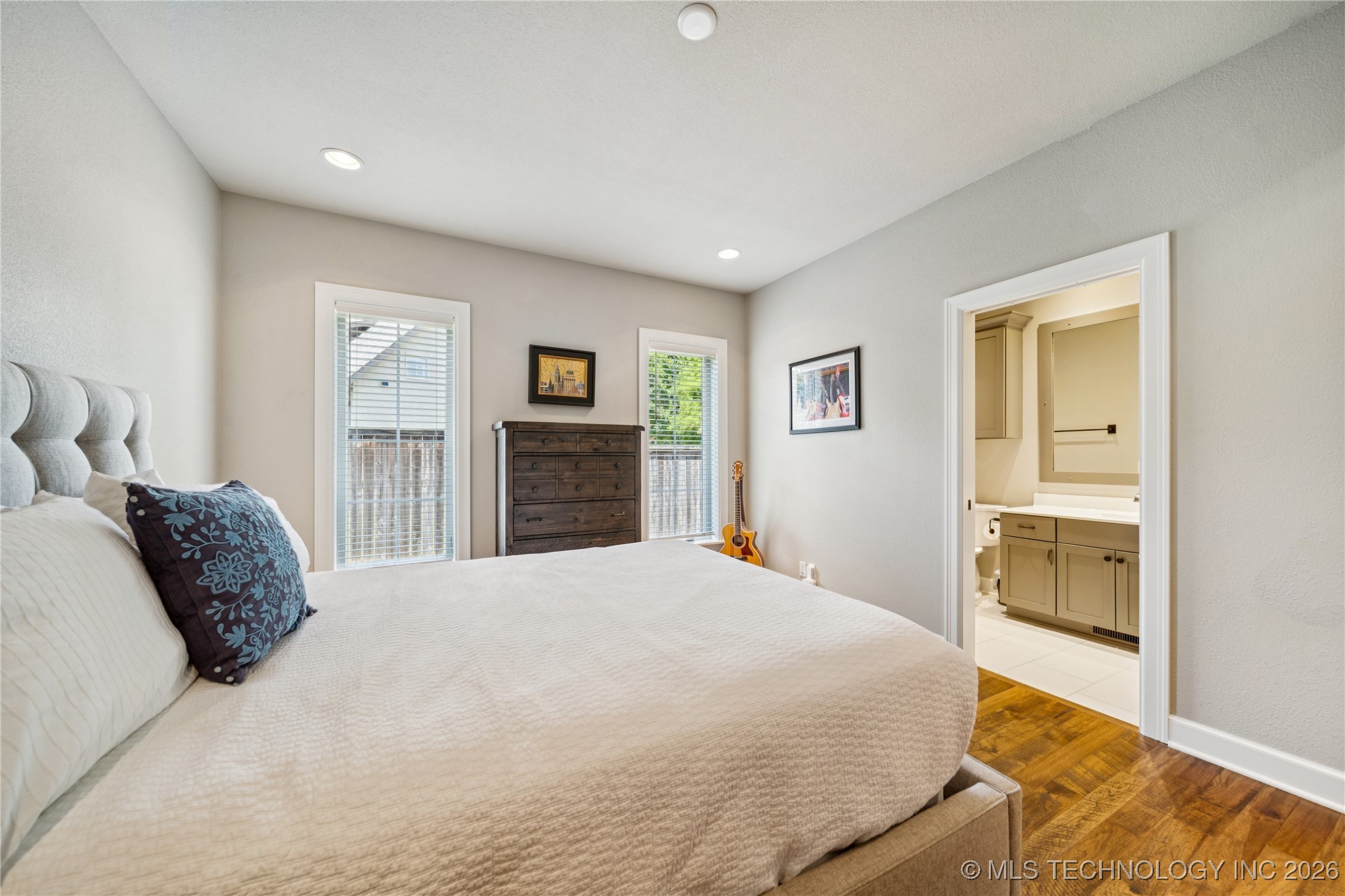 644 W 77th Place Property Photo 35