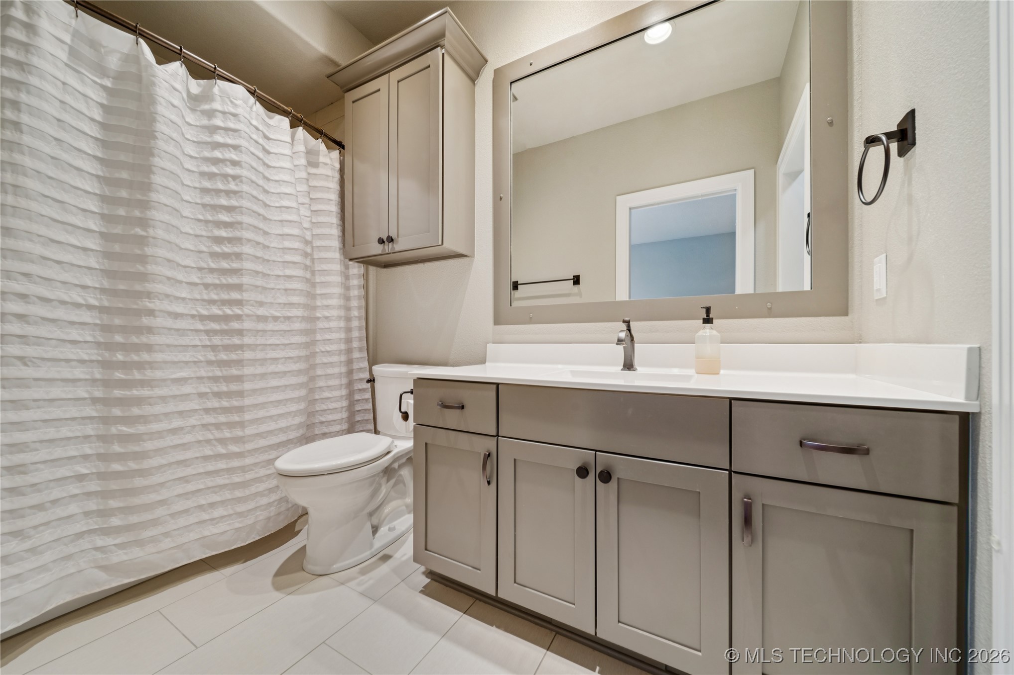 644 W 77th Place Property Photo 36