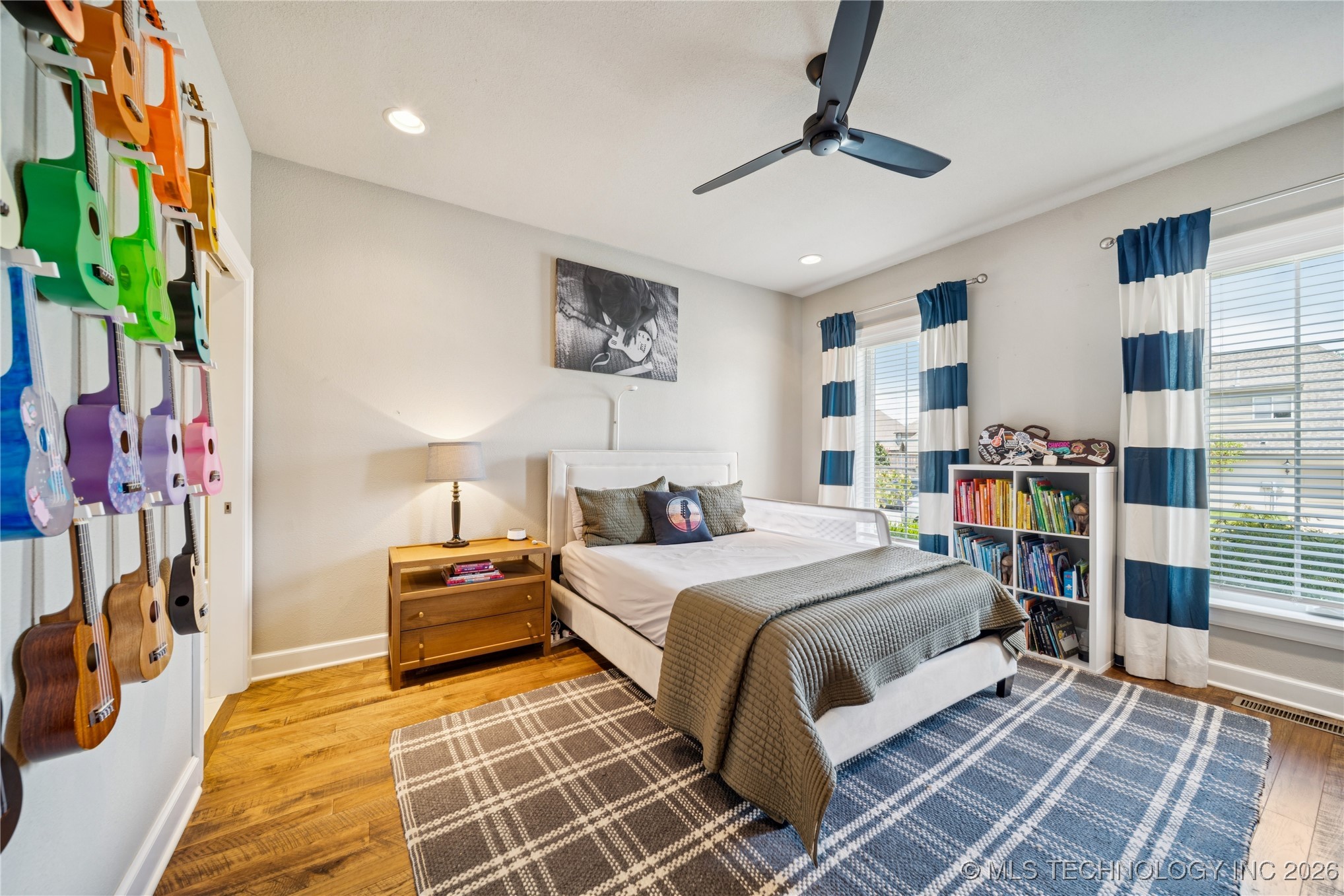 644 W 77th Place Property Photo 37