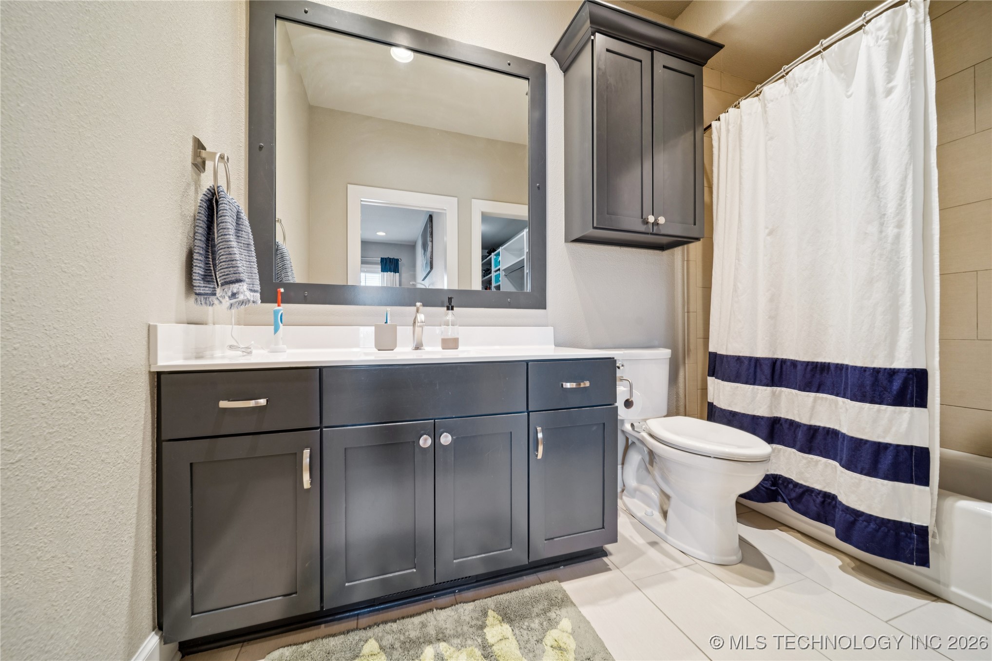 644 W 77th Place Property Photo 38