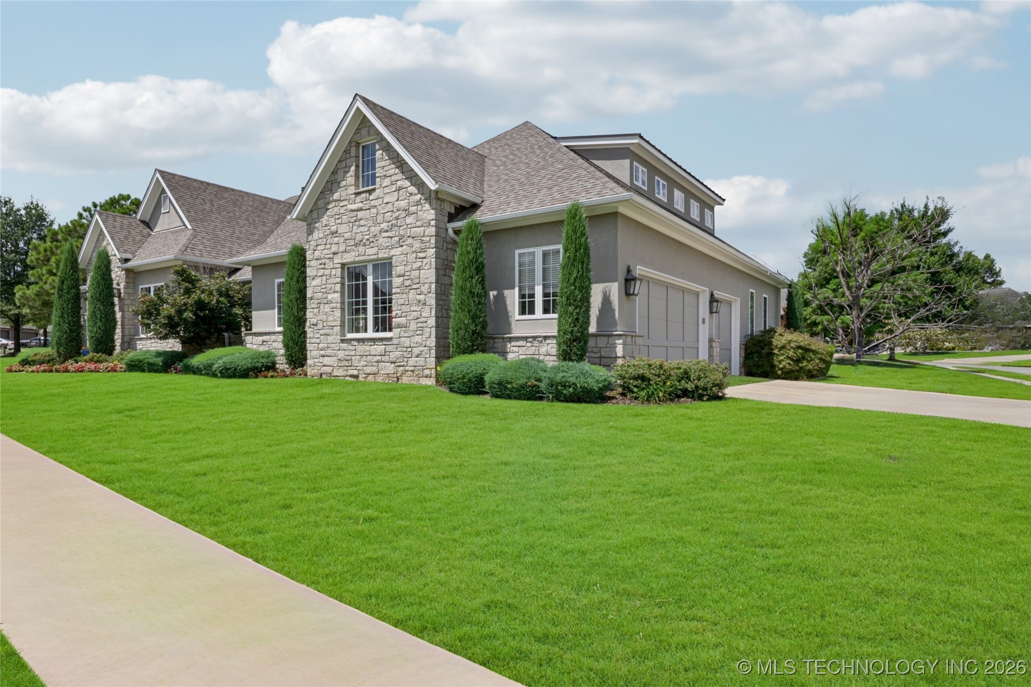 644 W 77th Place Property Photo 56