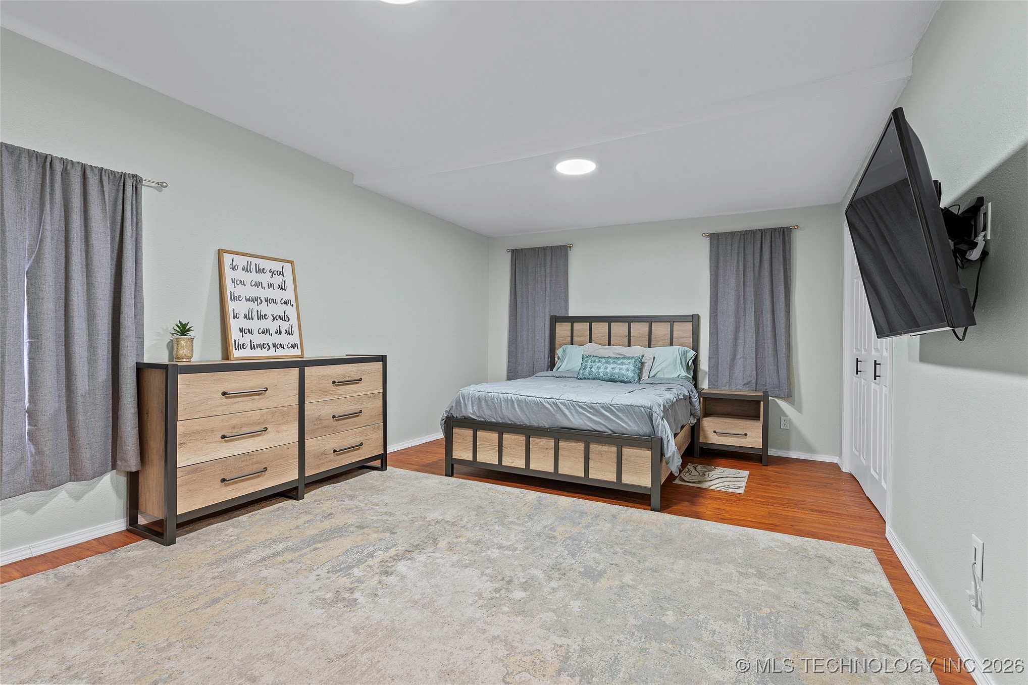 818 Northwest Boulevard Property Photo 12