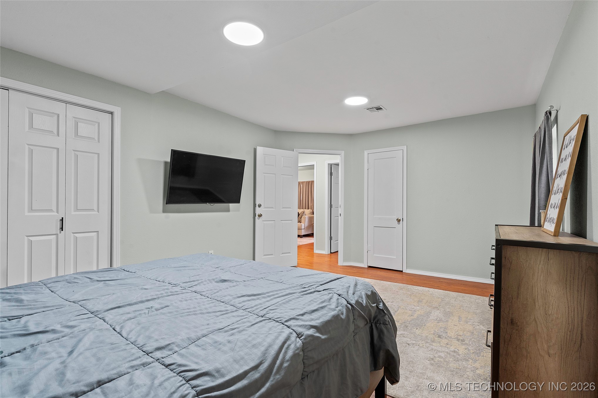 818 Northwest Boulevard Property Photo 14