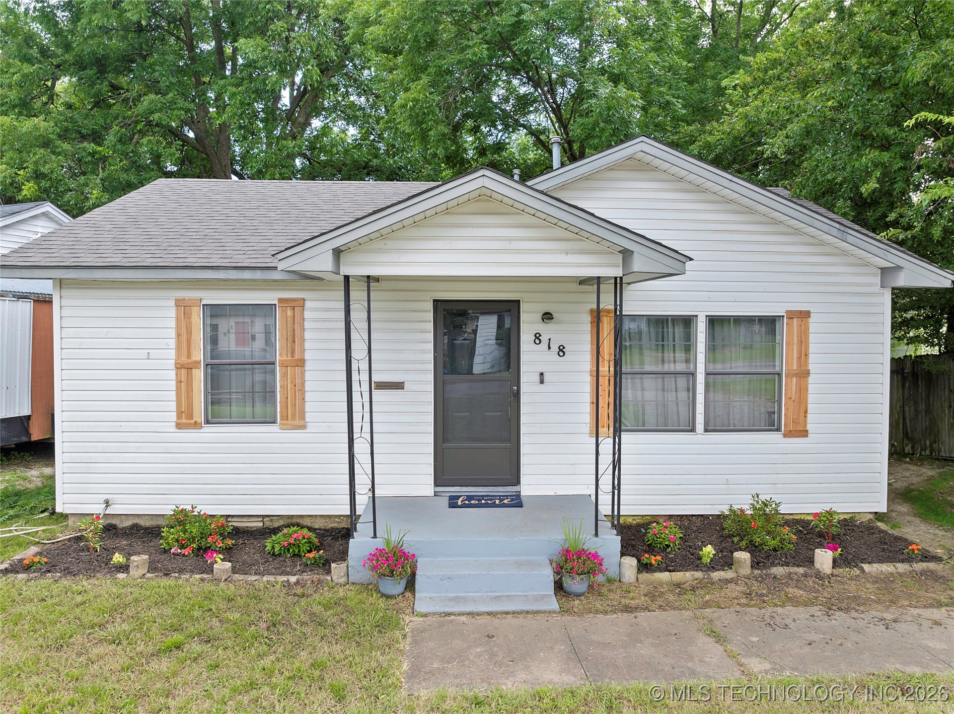 818 Northwest Boulevard Property Photo 20