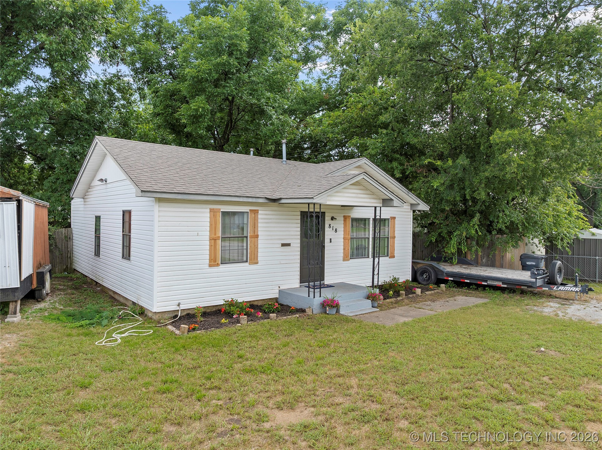 818 Northwest Boulevard Property Photo 21