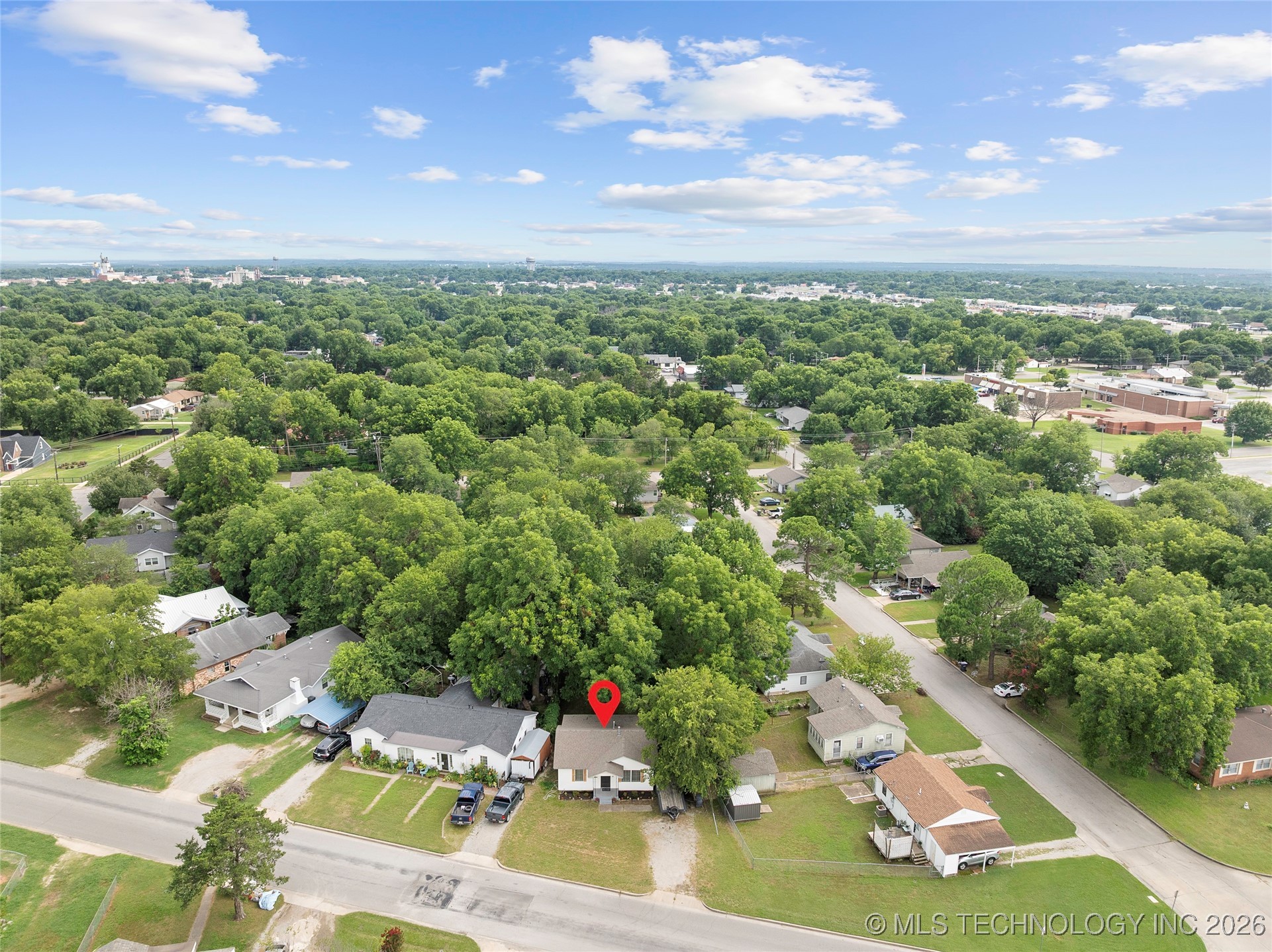 818 Northwest Boulevard Property Photo 26