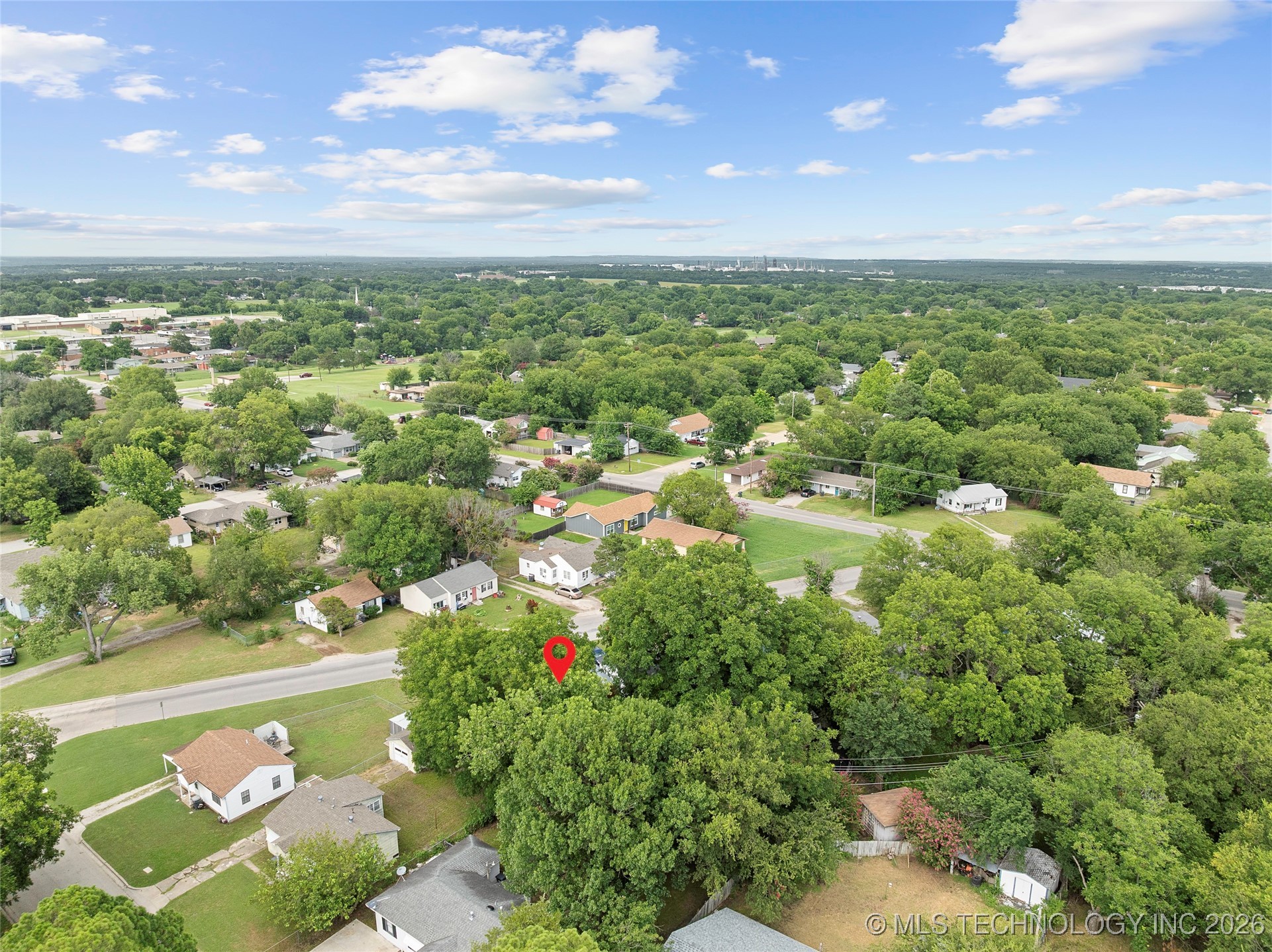 818 Northwest Boulevard Property Photo 28