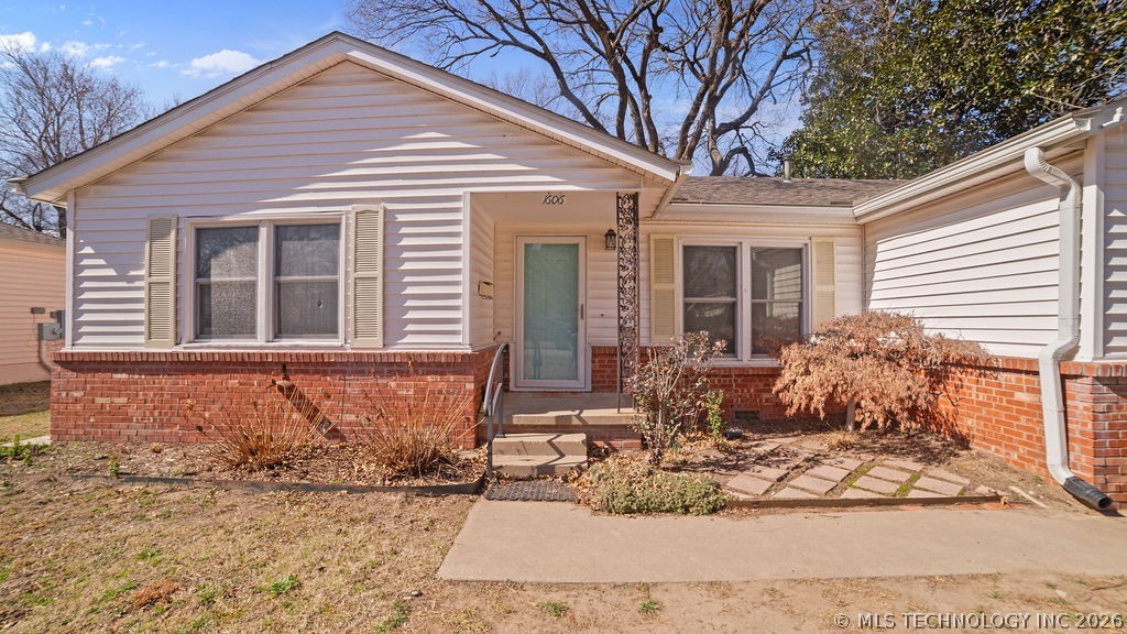 1606 S Ash Avenue Property Photo 1