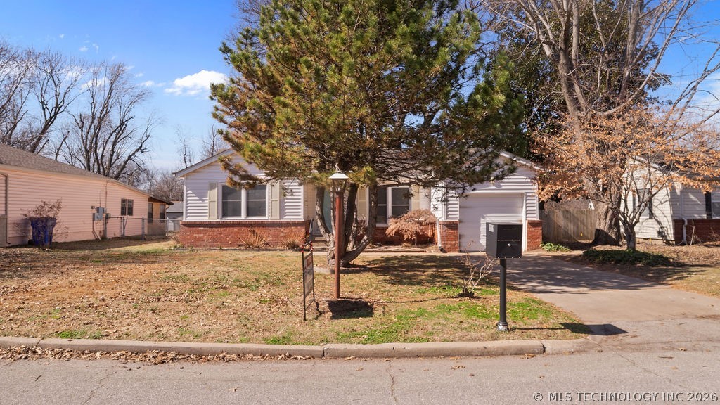 1606 S Ash Avenue Property Photo 4