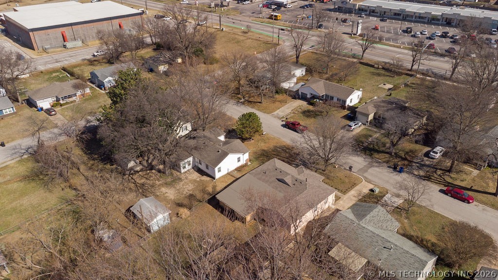 1606 S Ash Avenue Property Photo 8