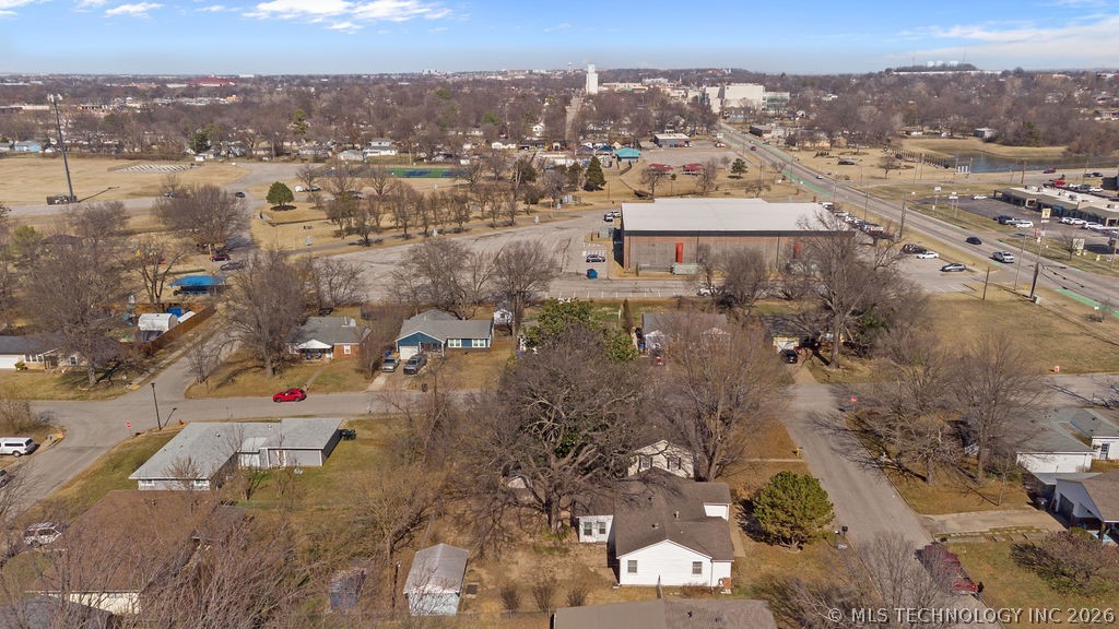 1606 S Ash Avenue Property Photo 10