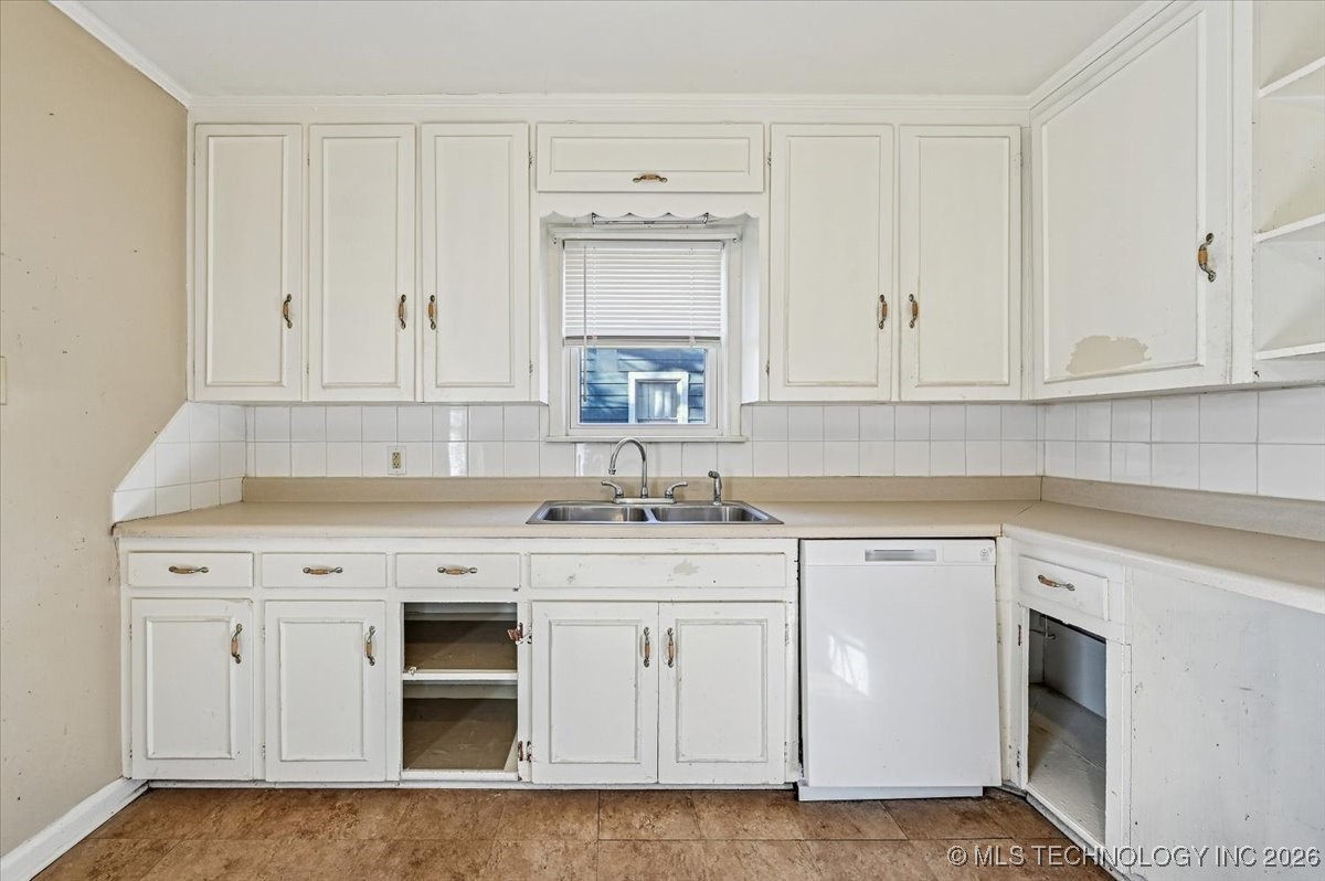 70 E 51st Place Property Photo 9