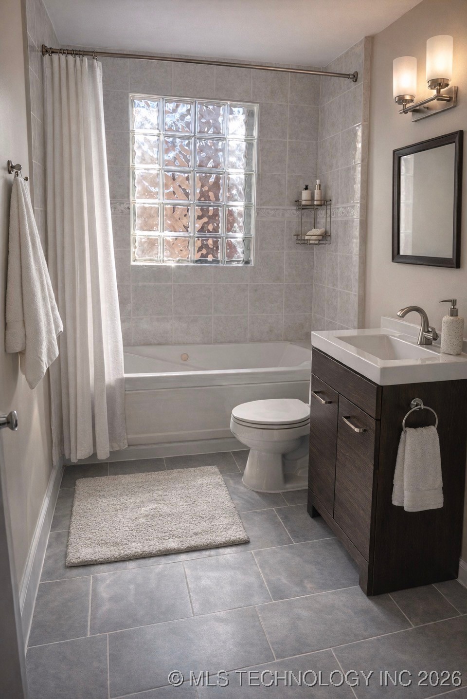 1634 S Lewis Place Property Photo 5