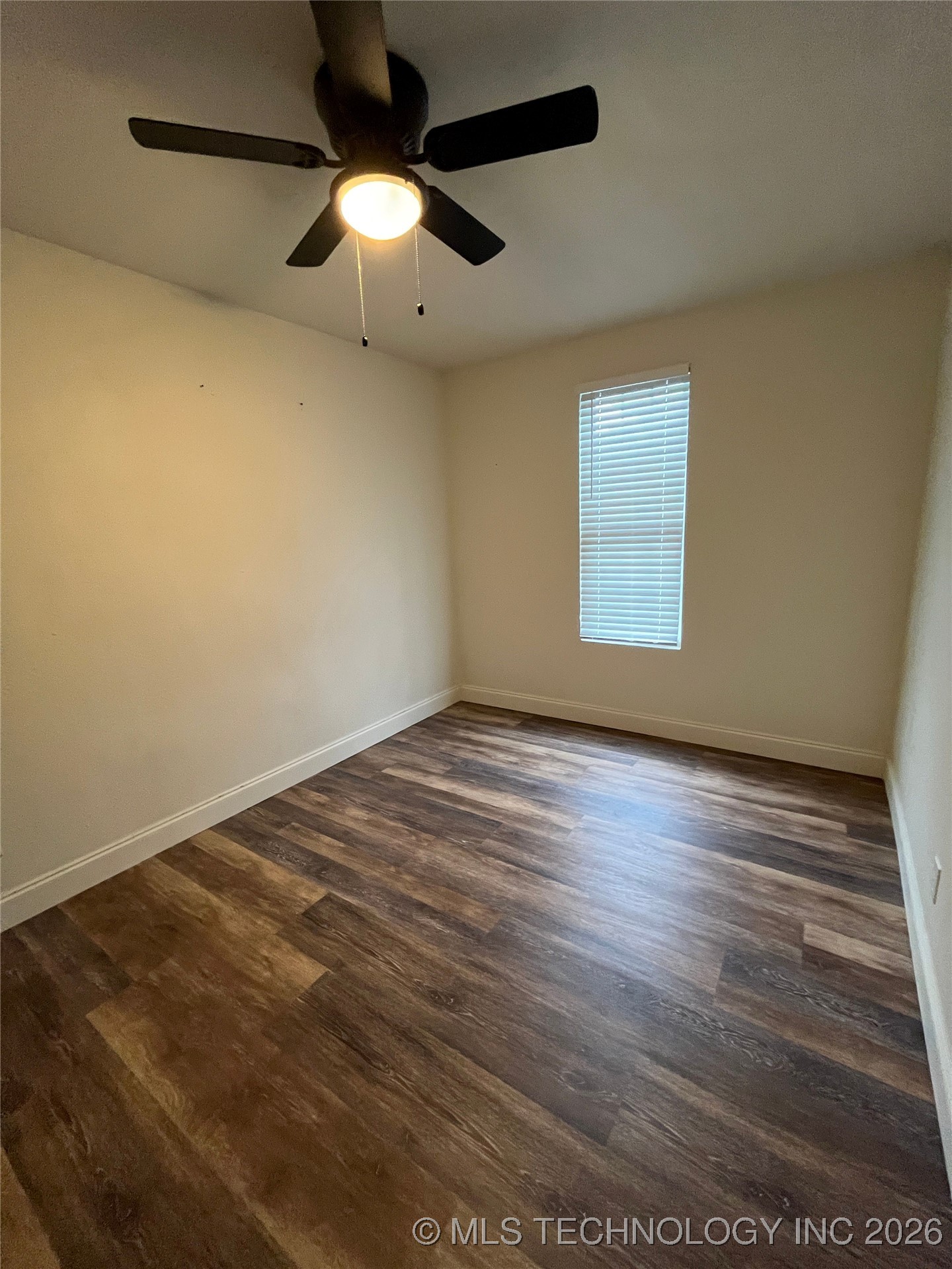 426 E 9th Property Photo 6