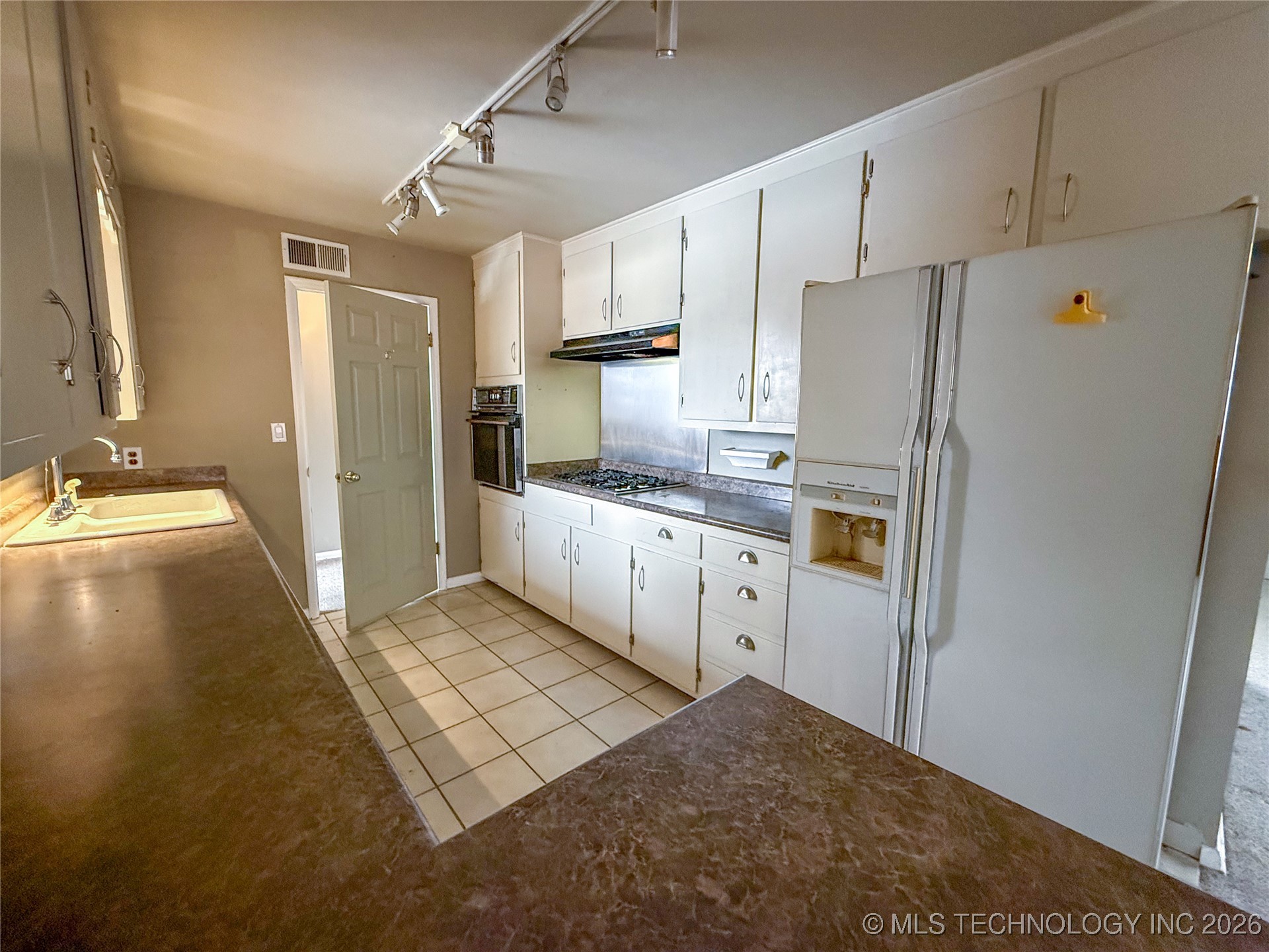 5378 E 30th Place Property Photo 6