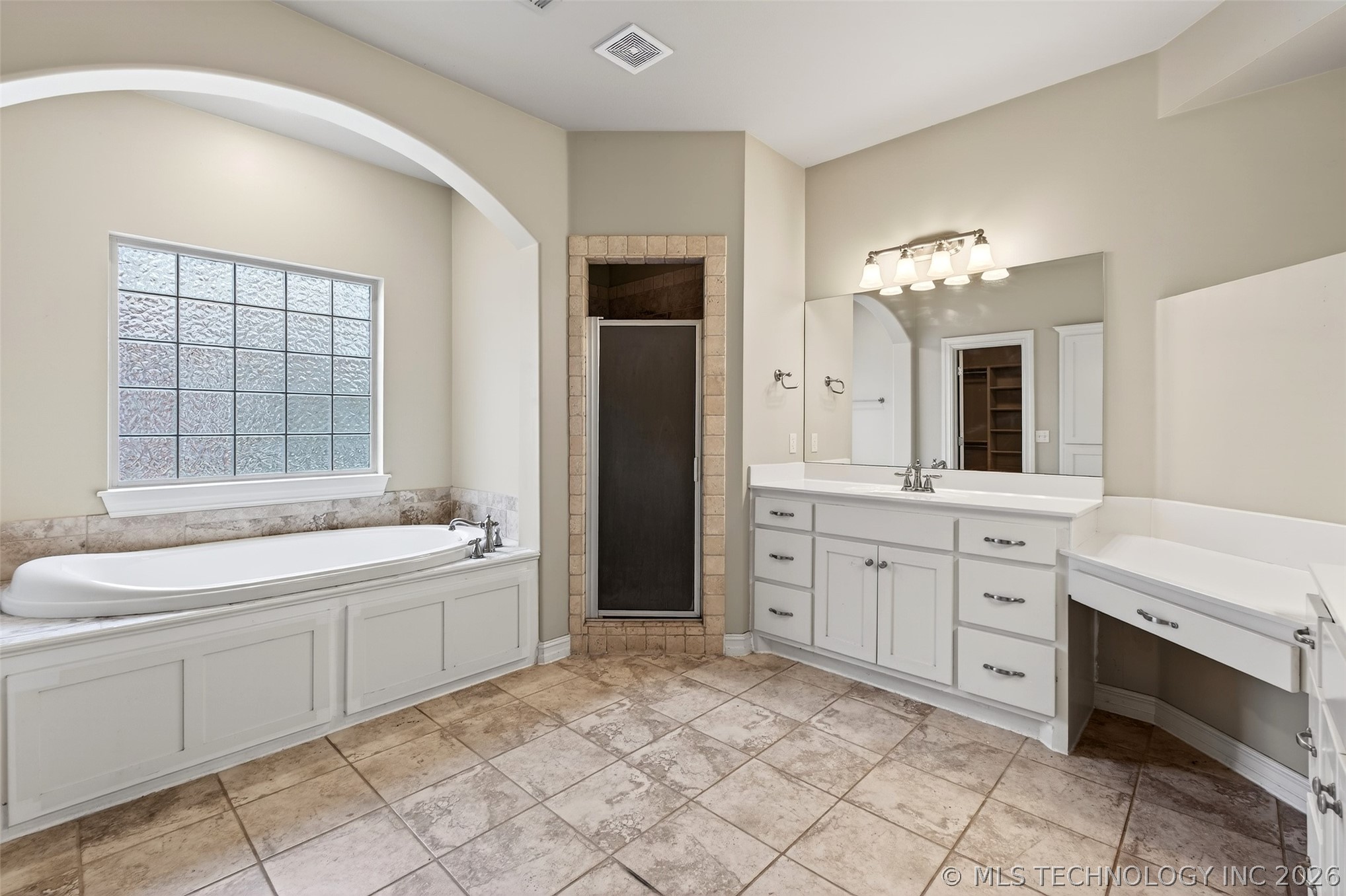 10529 S 92nd East Circle Property Photo 19
