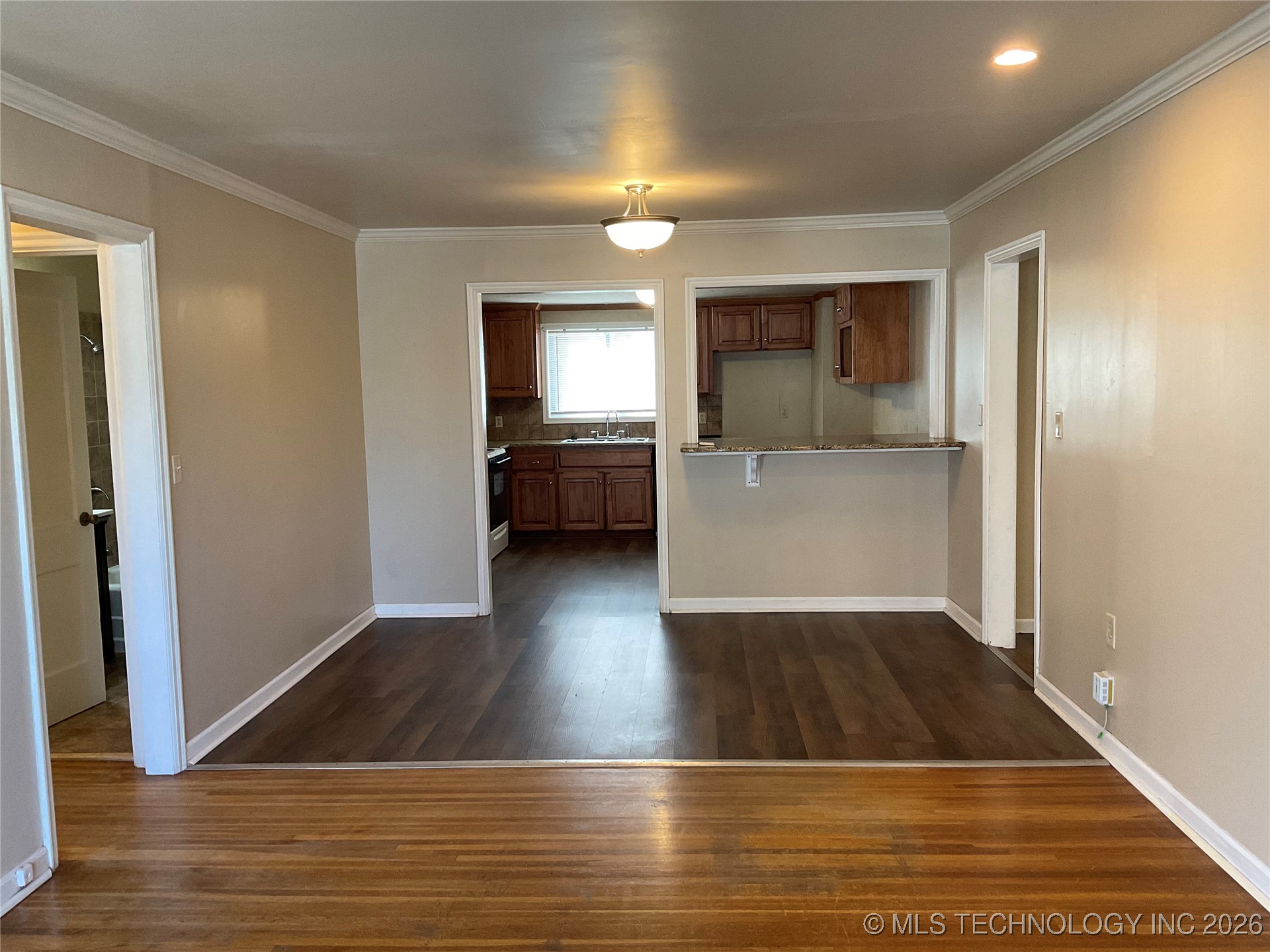 220 E 45th Place S Property Photo 3