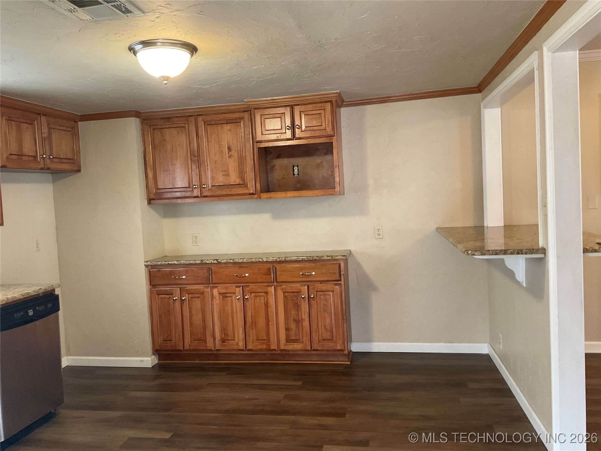 220 E 45th Place S Property Photo 7