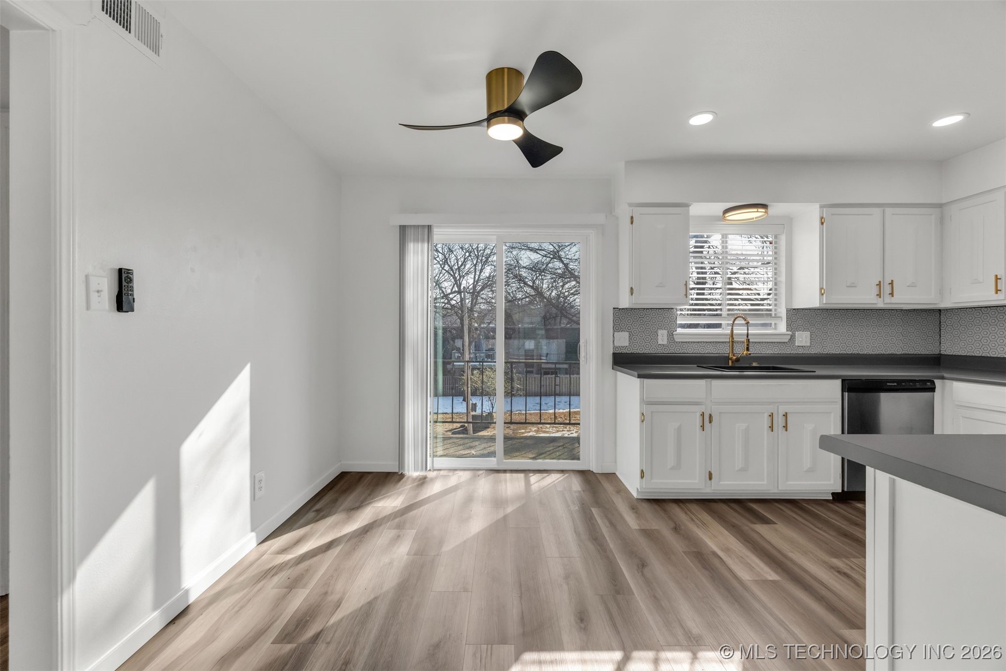 4406 E 68th Street 472 Property Photo 8