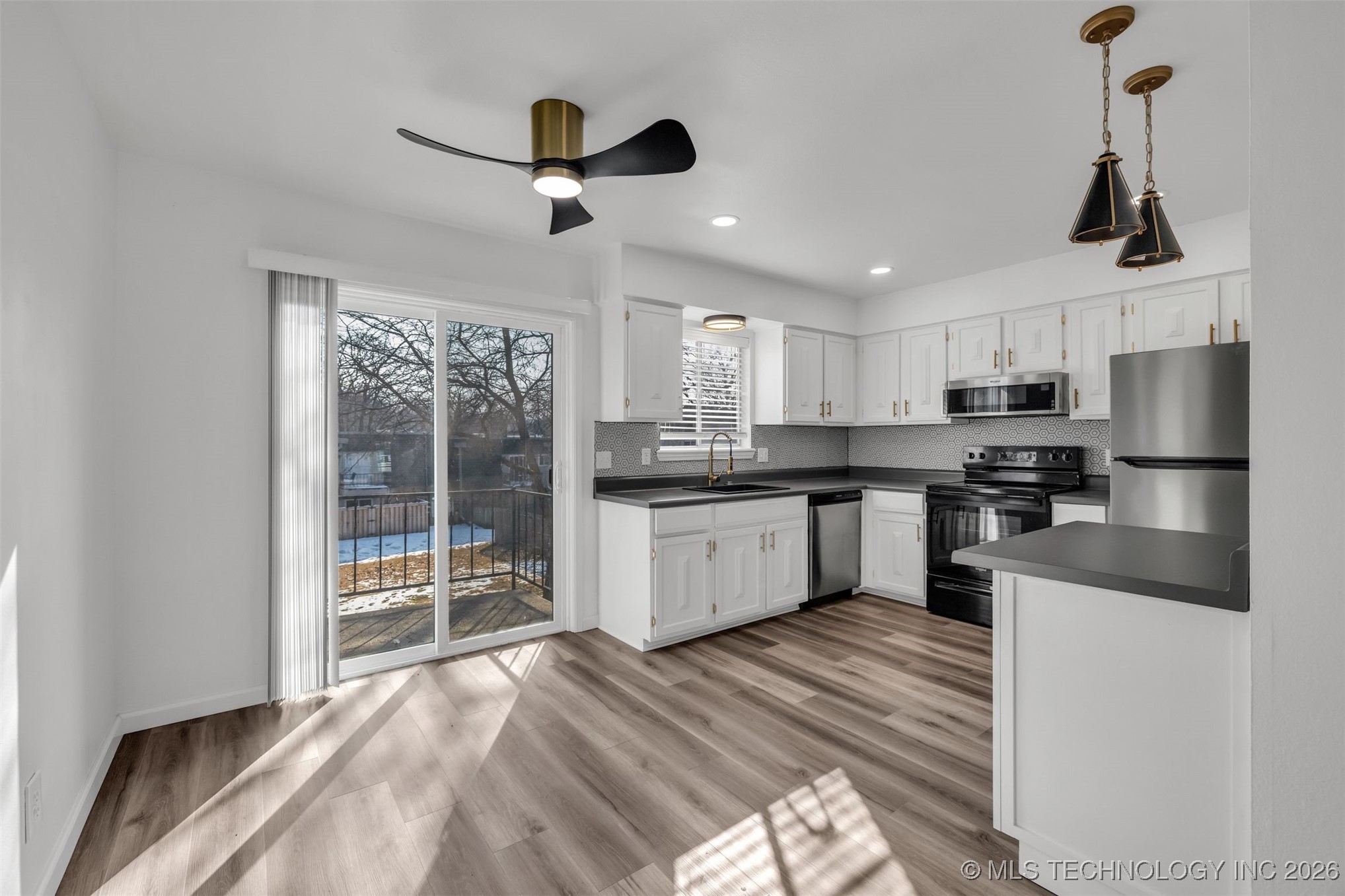 4406 E 68th Street 472 Property Photo 9