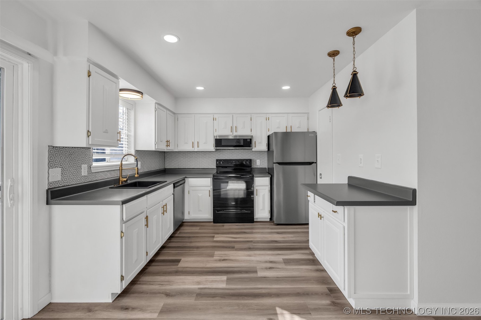 4406 E 68th Street 472 Property Photo 10