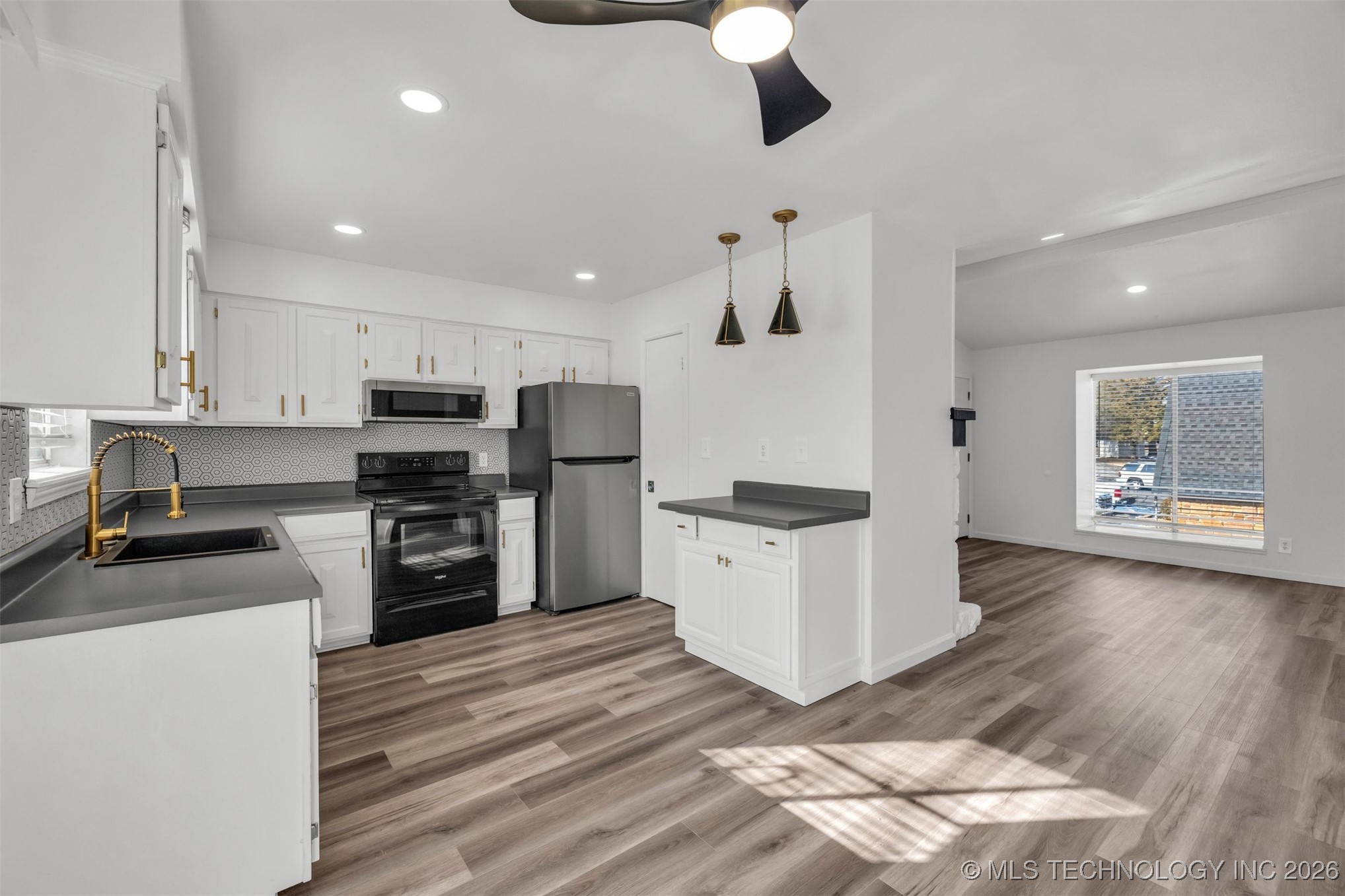 4406 E 68th Street 472 Property Photo 11