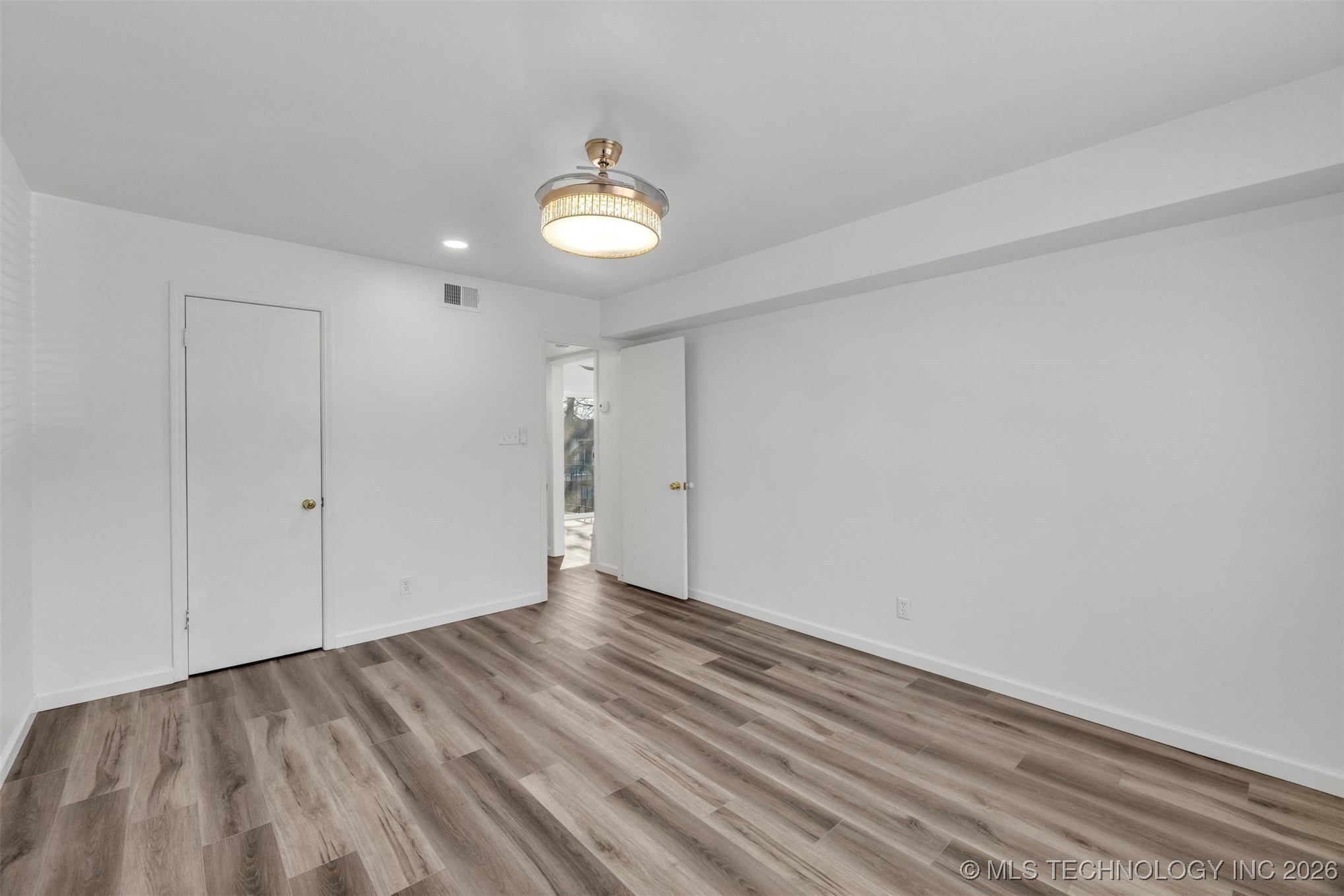 4406 E 68th Street 472 Property Photo 19