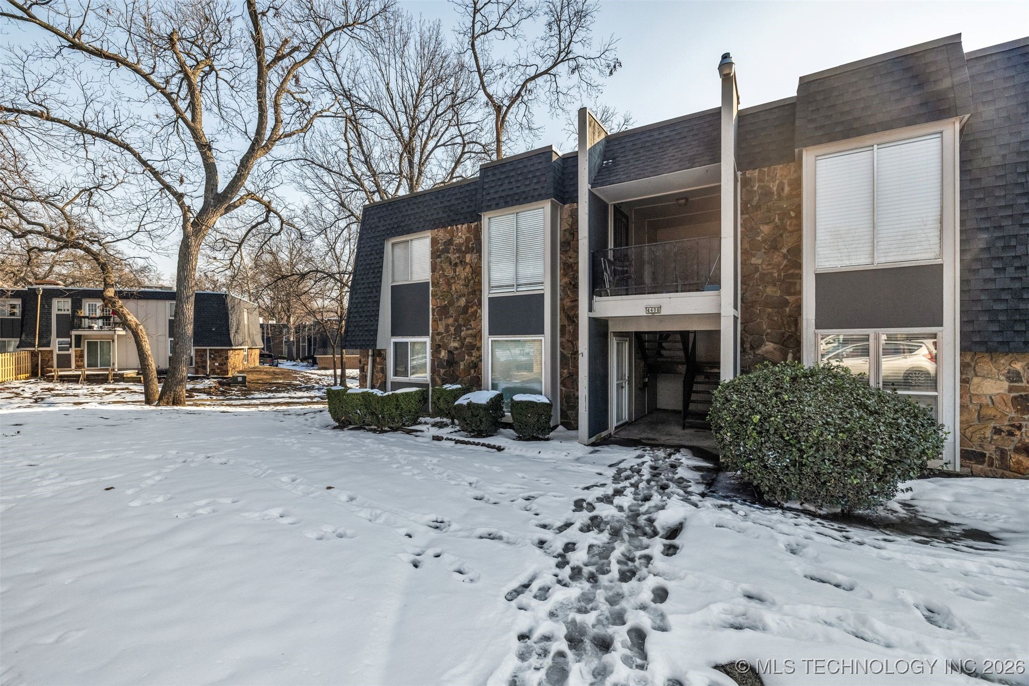 4406 E 68th Street 472 Property Photo 23