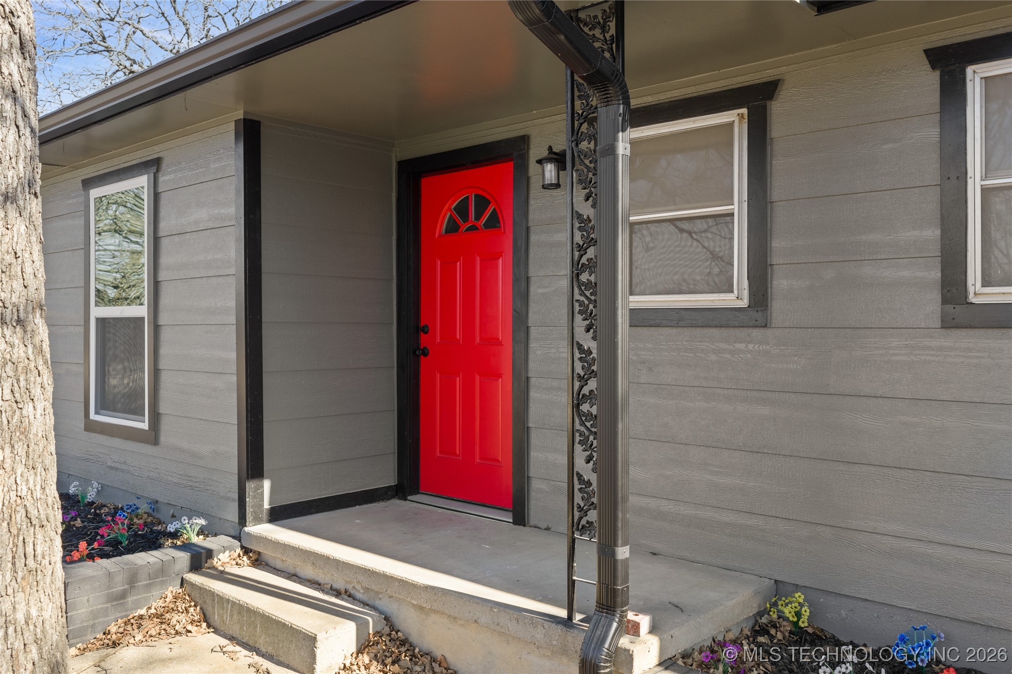 196 Frances Street Property Photo 2