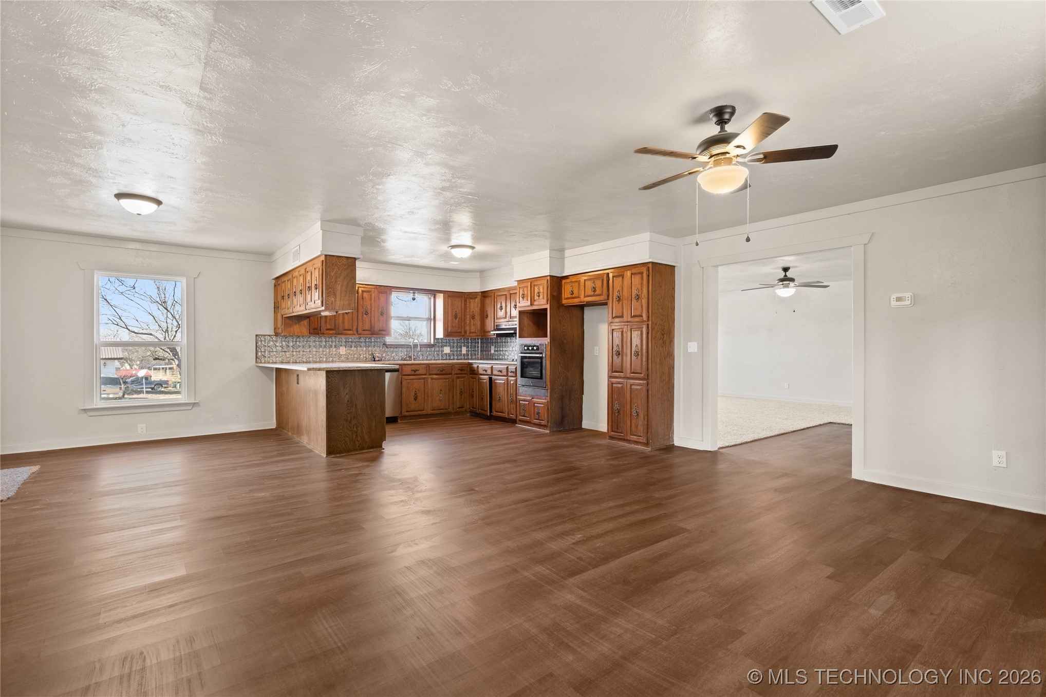 196 Frances Street Property Photo 5