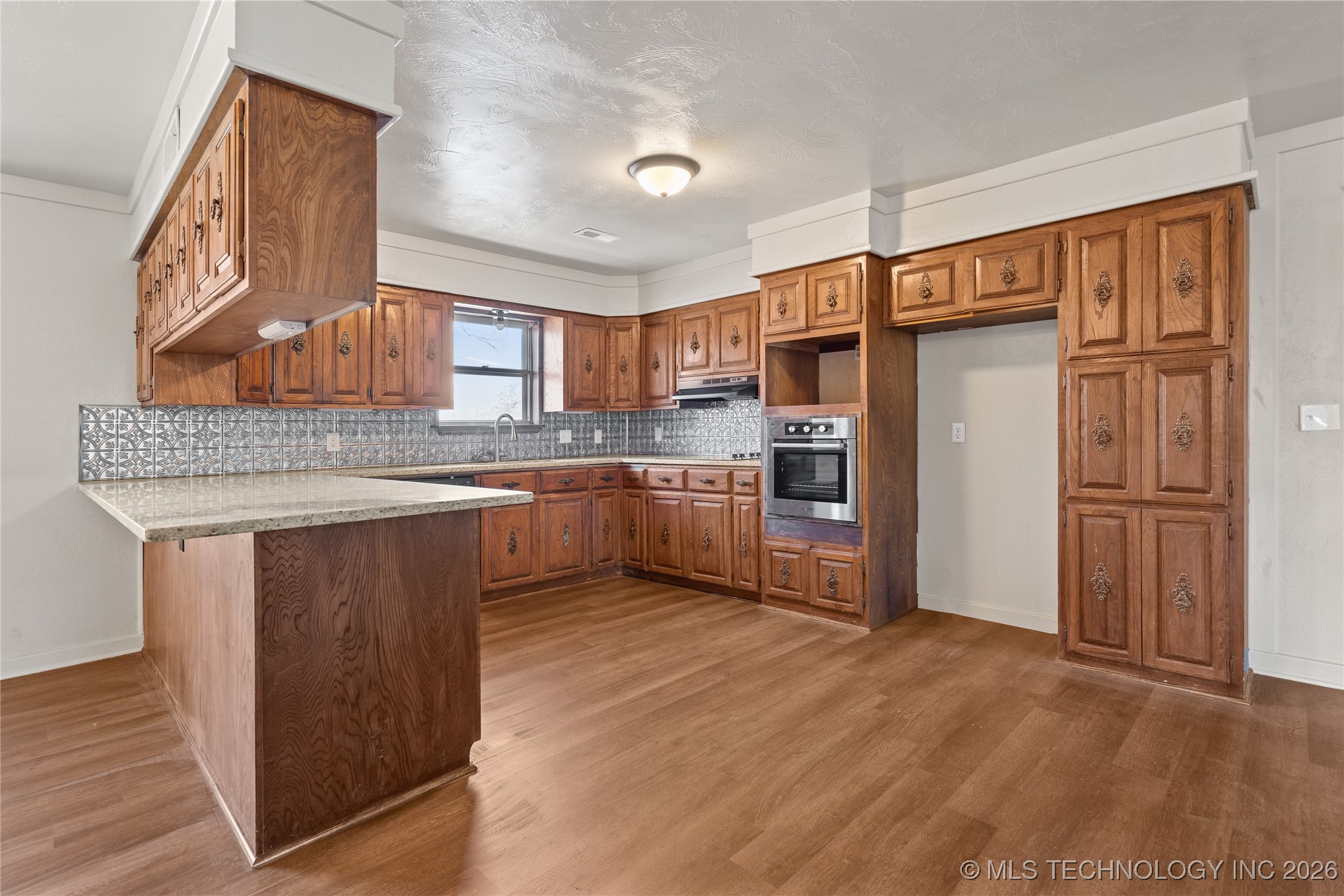 196 Frances Street Property Photo 9