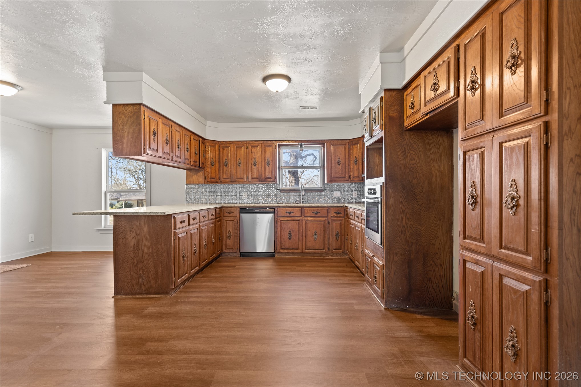 196 Frances Street Property Photo 10