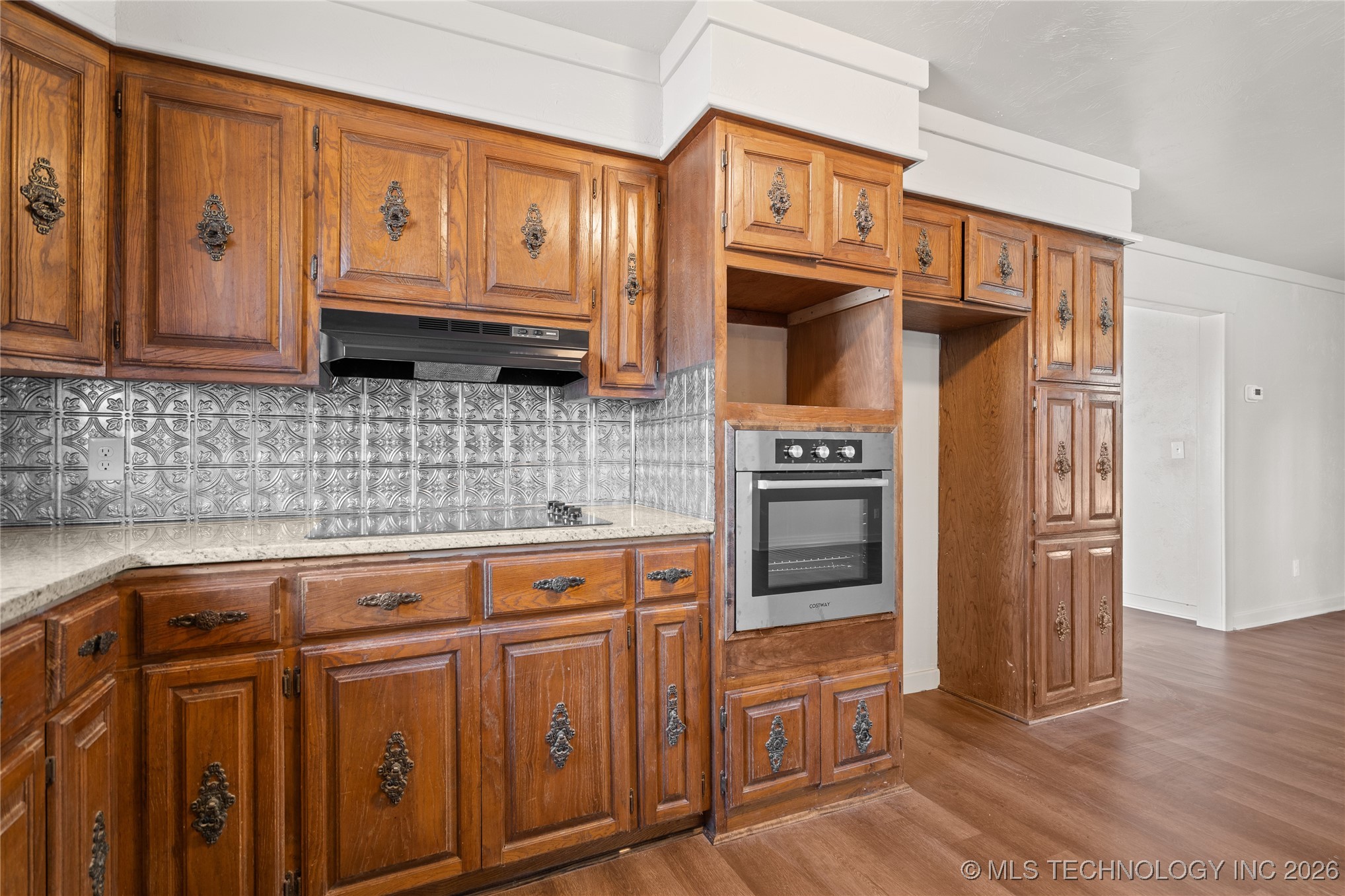 196 Frances Street Property Photo 12